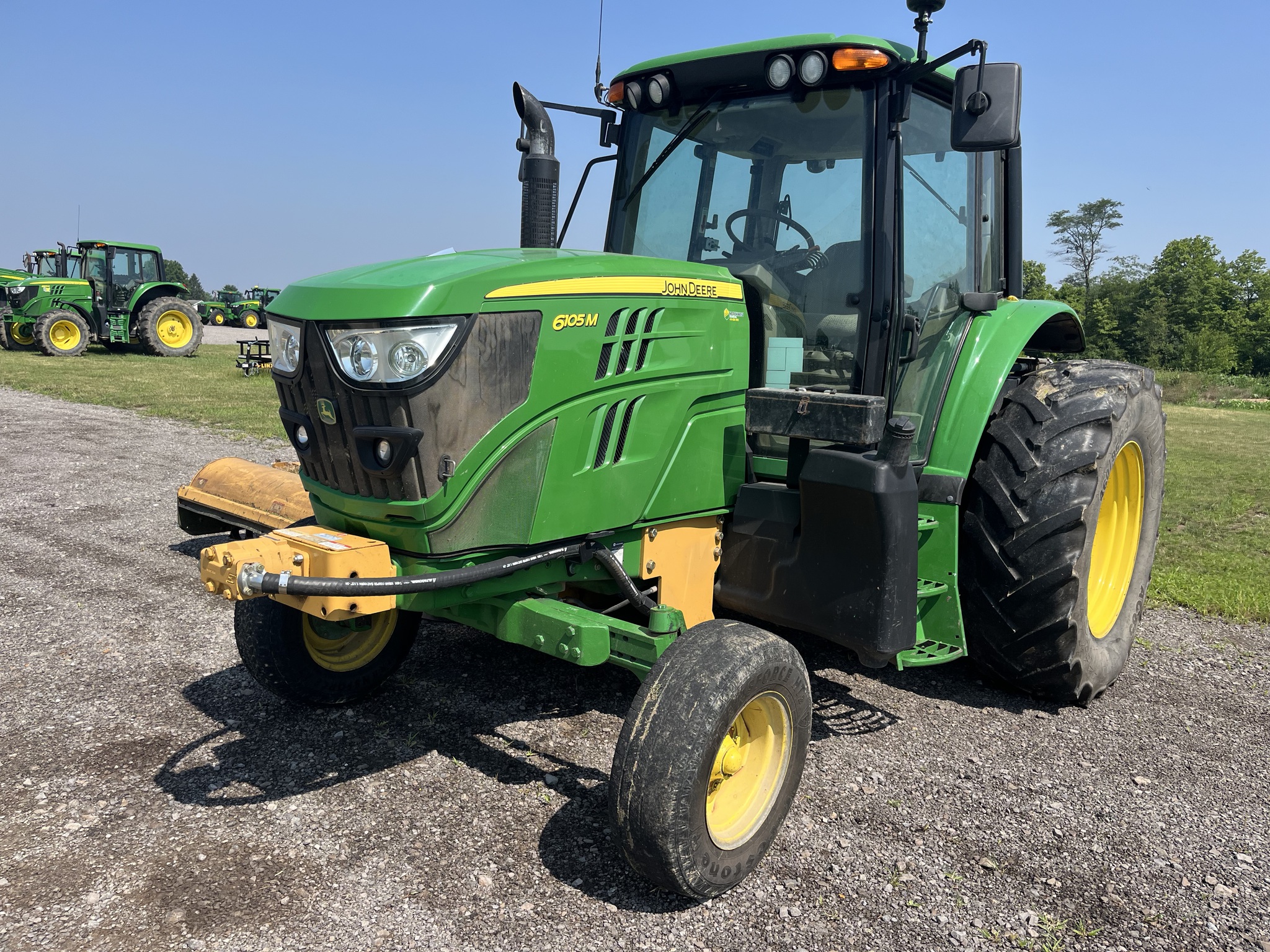 2015 John Deere 6105M Image 3