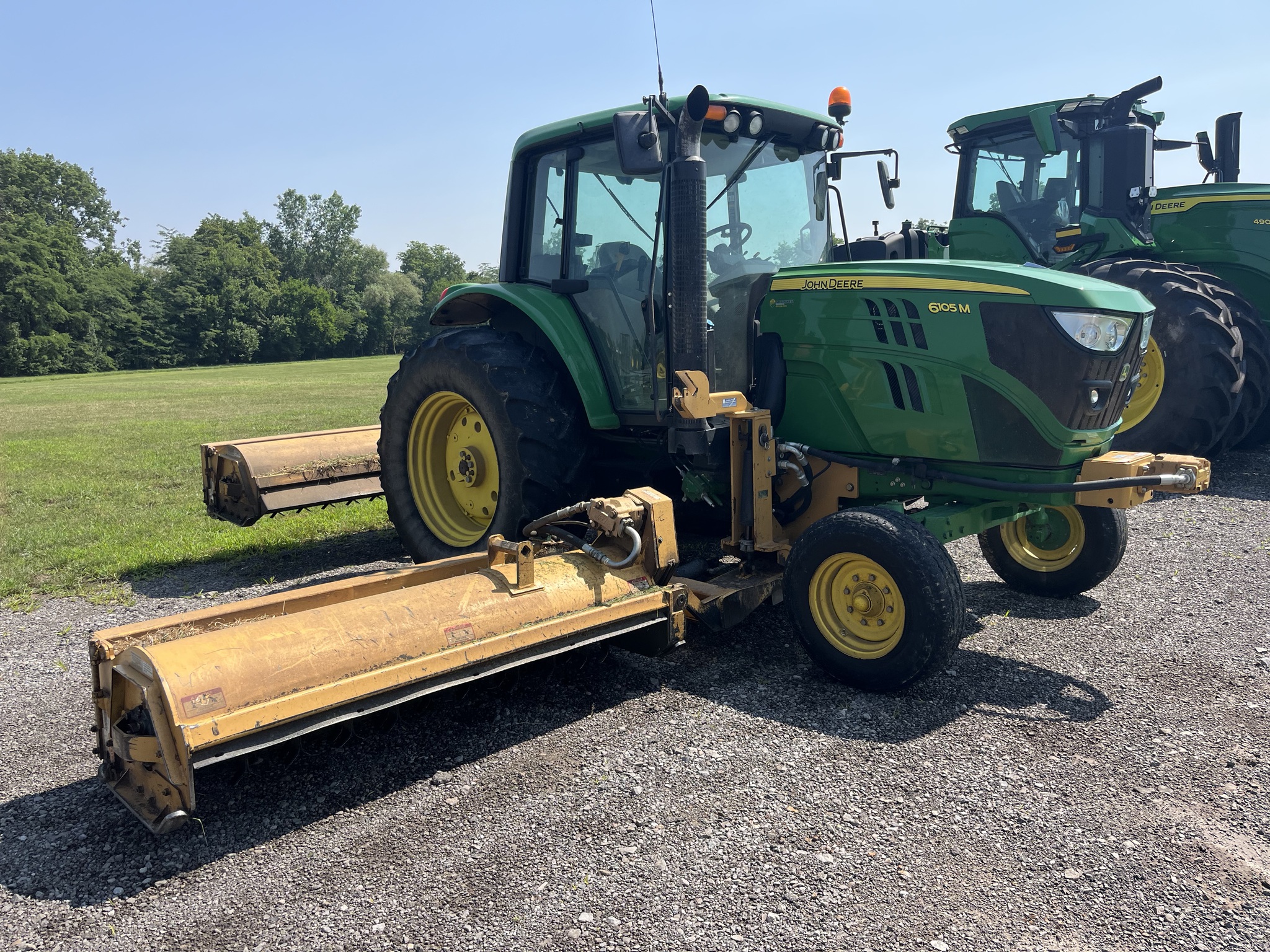 2015 John Deere 6105M Image 1
