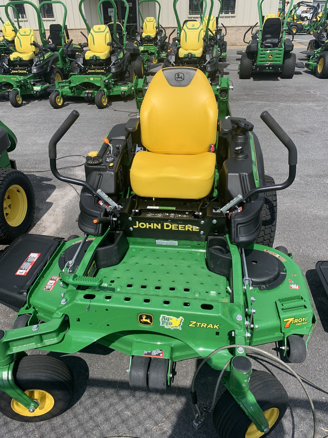 2022 John Deere Z920M Image 1