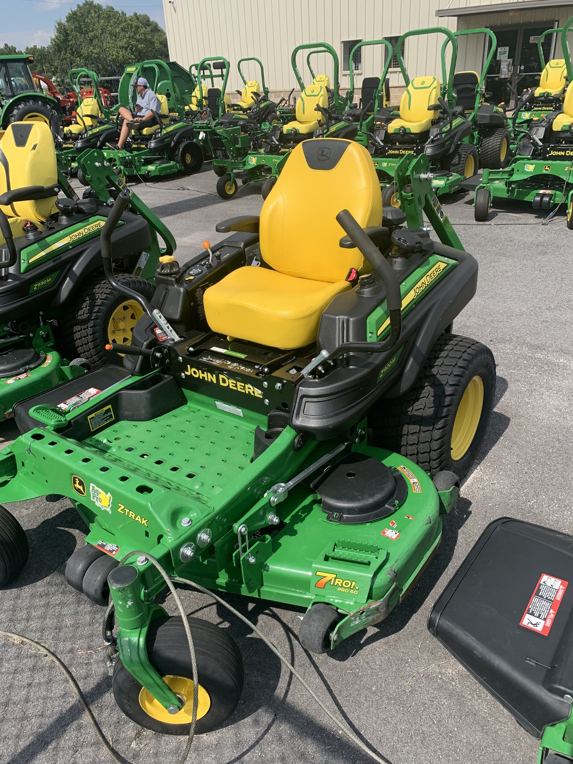 2022 John Deere Z920M Image 2