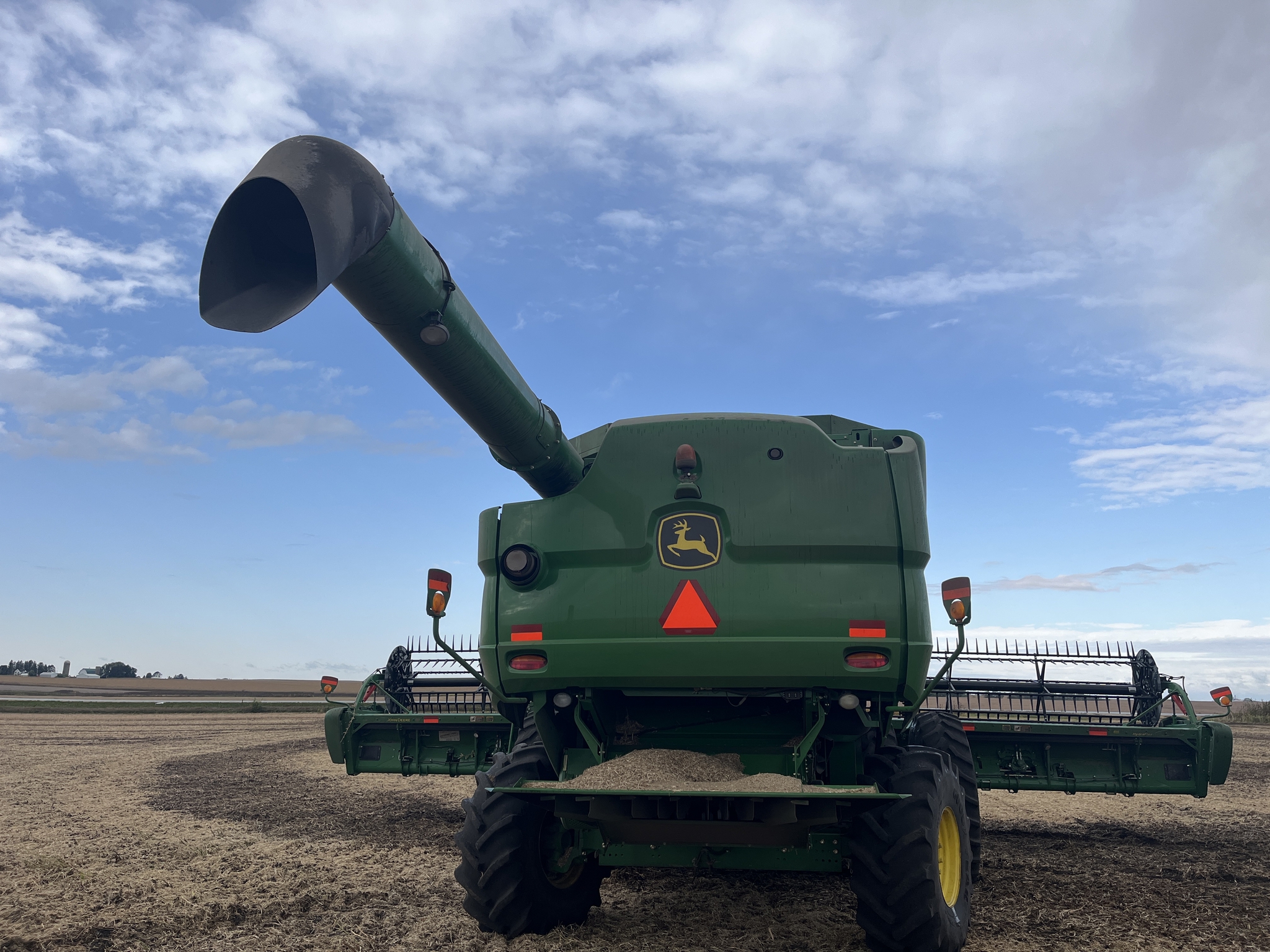 2013 John Deere S680 Combines Rowley, IA