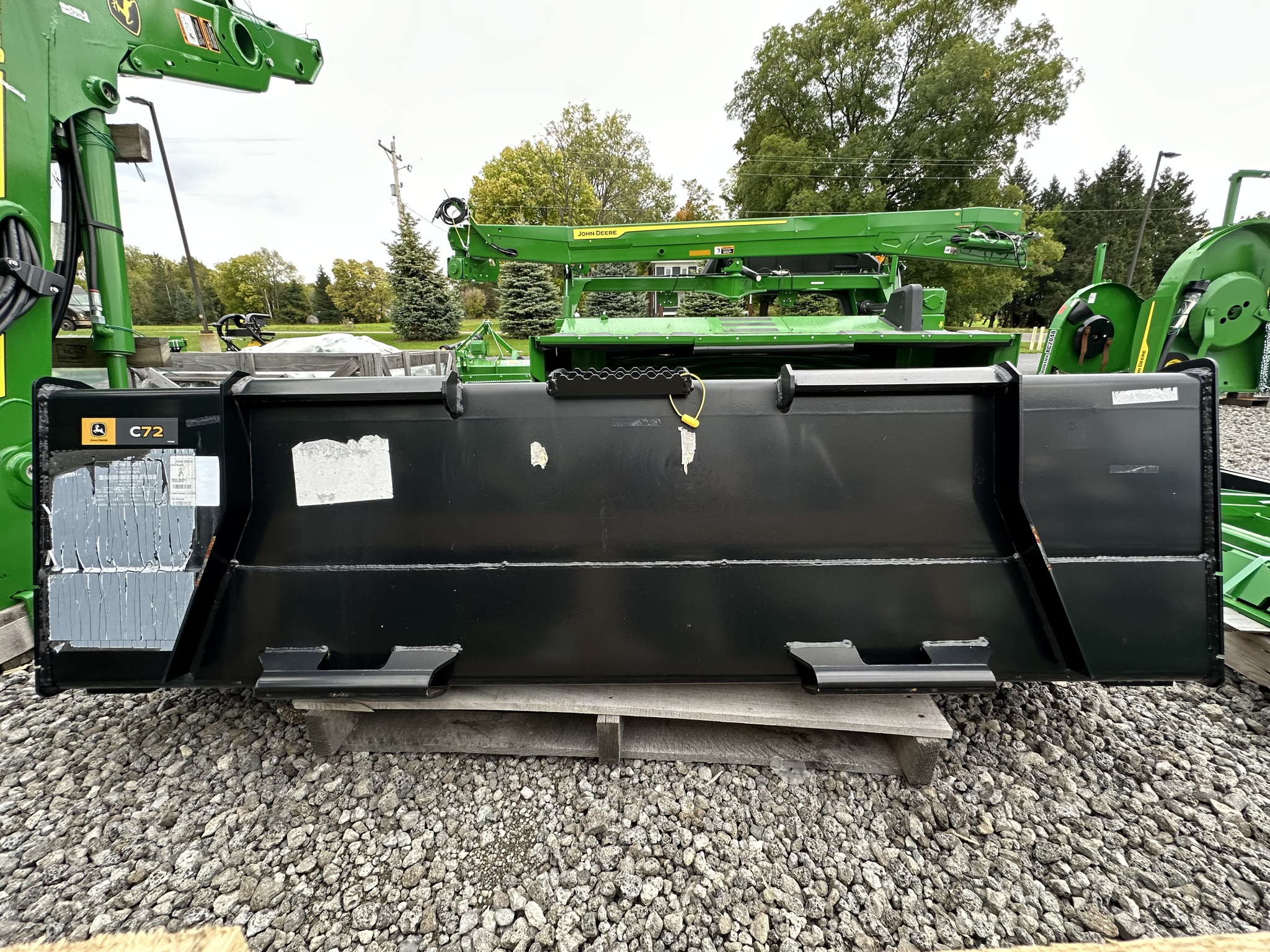 2020 John Deere 72" BUCKET Buckets Sodus, MI