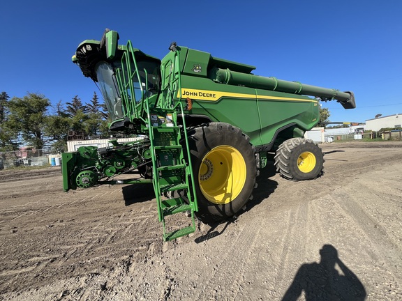 2022 John Deere X9 1000