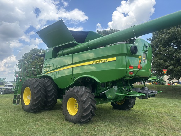 Used 2021 John Deere S780 Combines at Koenig Equipment in Urbana, OH - Photo3