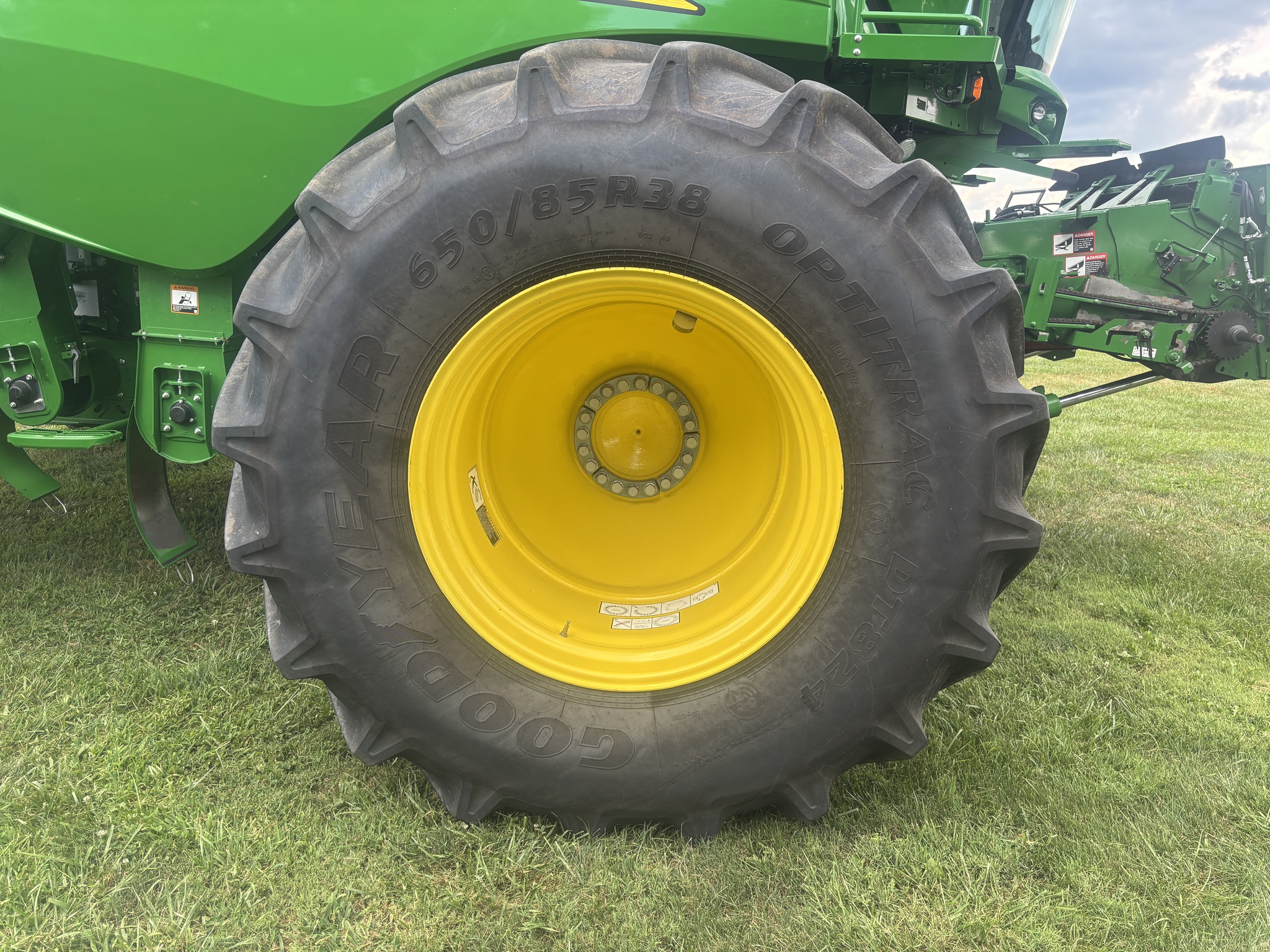 Used 2021 John Deere S780 Combines at Koenig Equipment in Urbana, OH - PhotoXL8