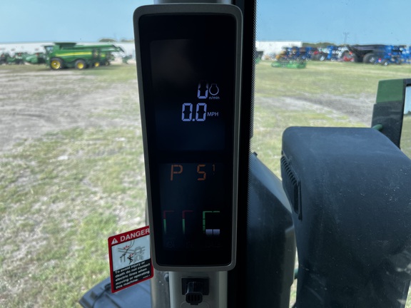 2023 John Deere 800R - Photo38