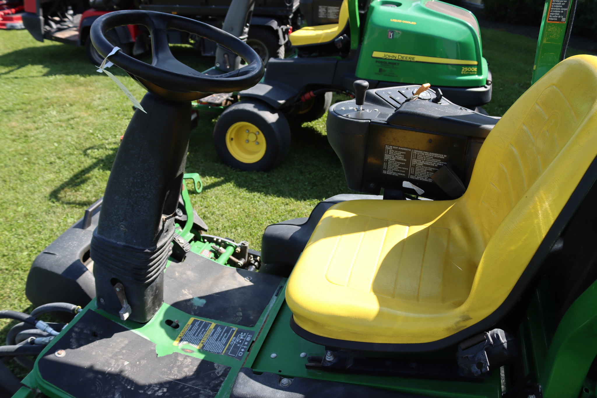 2018 John Deere 2500B Riding Greens Mowers