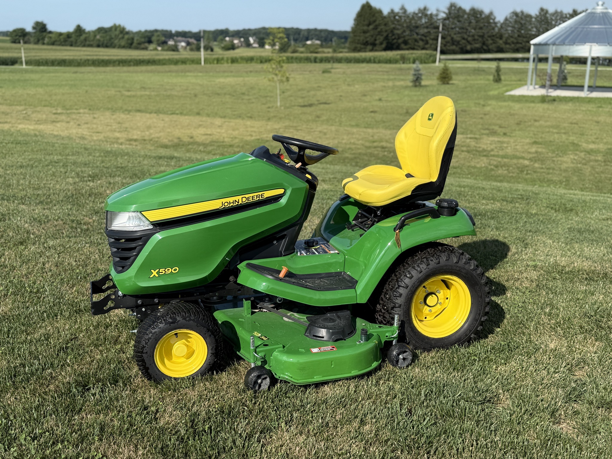 2023 John Deere X590 Image 3