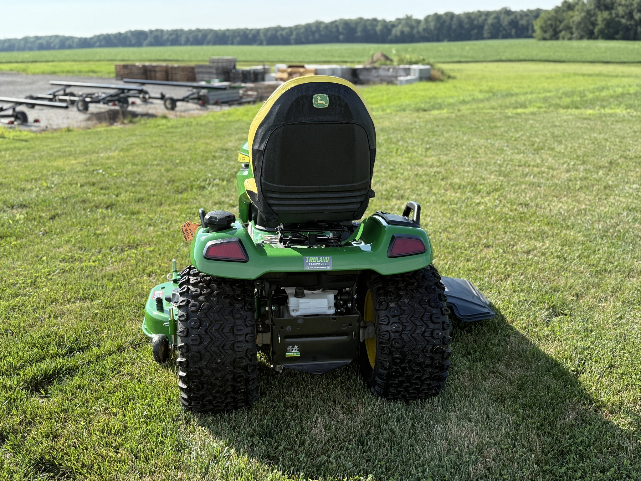 2023 John Deere X590 Image 9