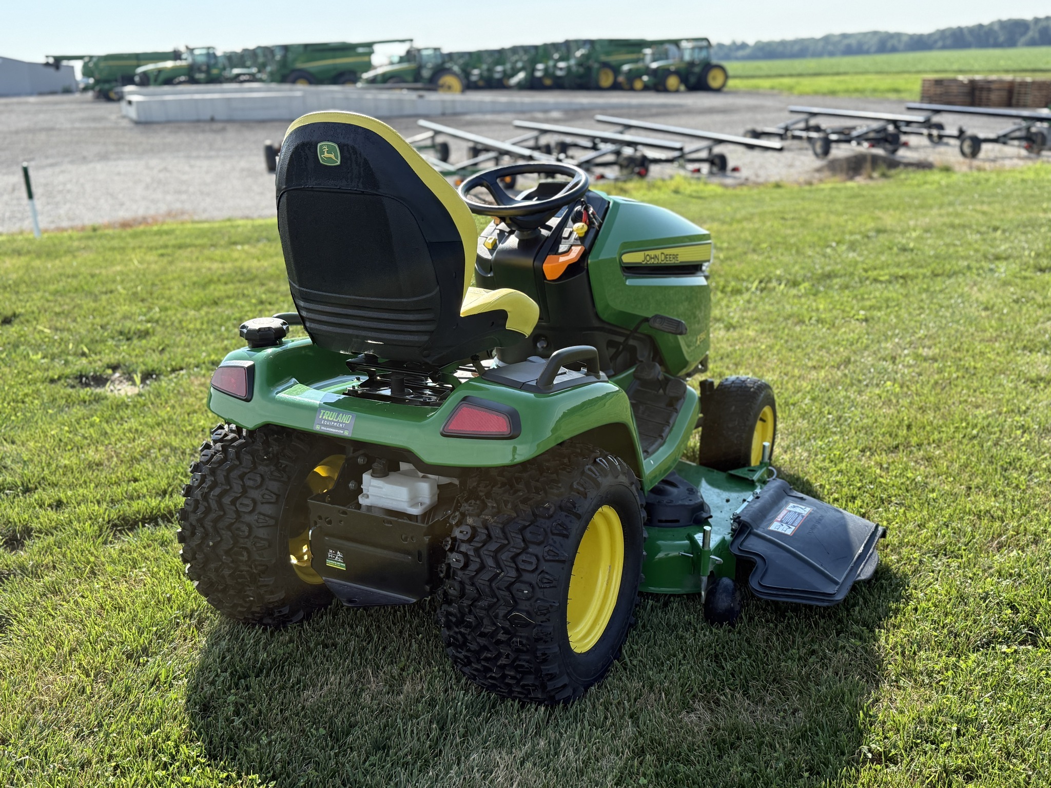2023 John Deere X590 Image 11
