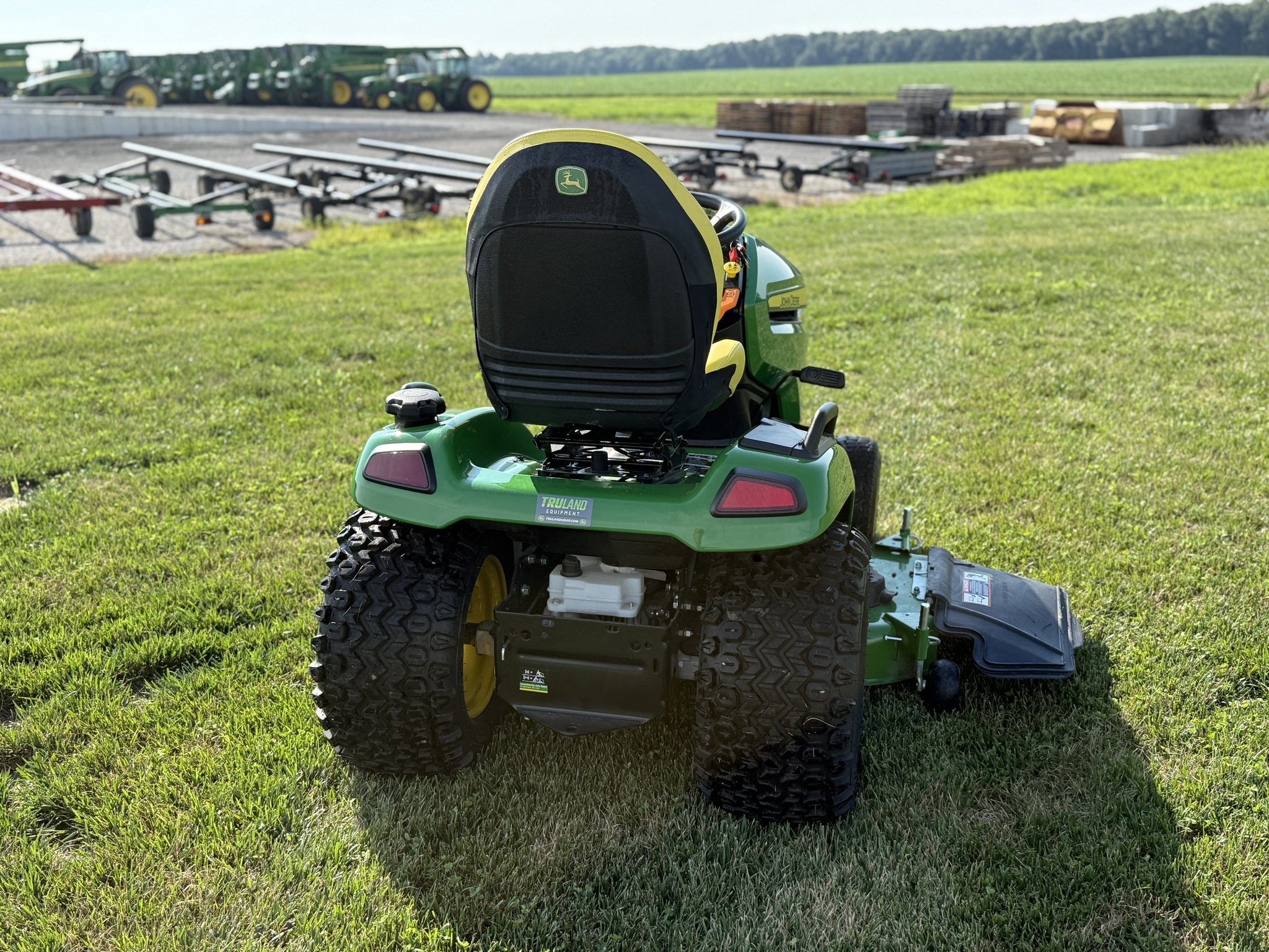 2023 John Deere X590 Image 10