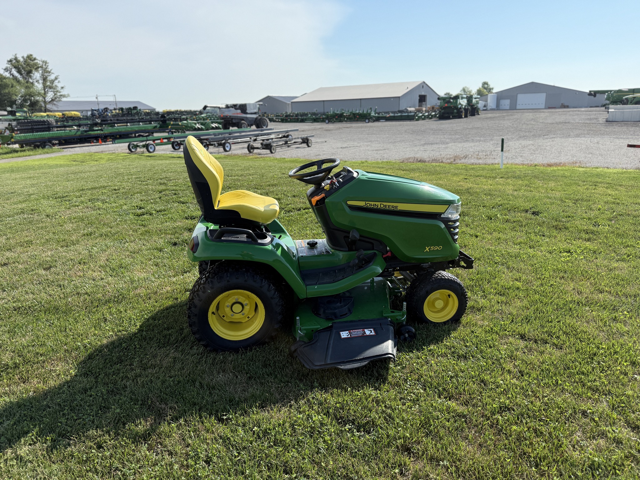 2023 John Deere X590 Image 14