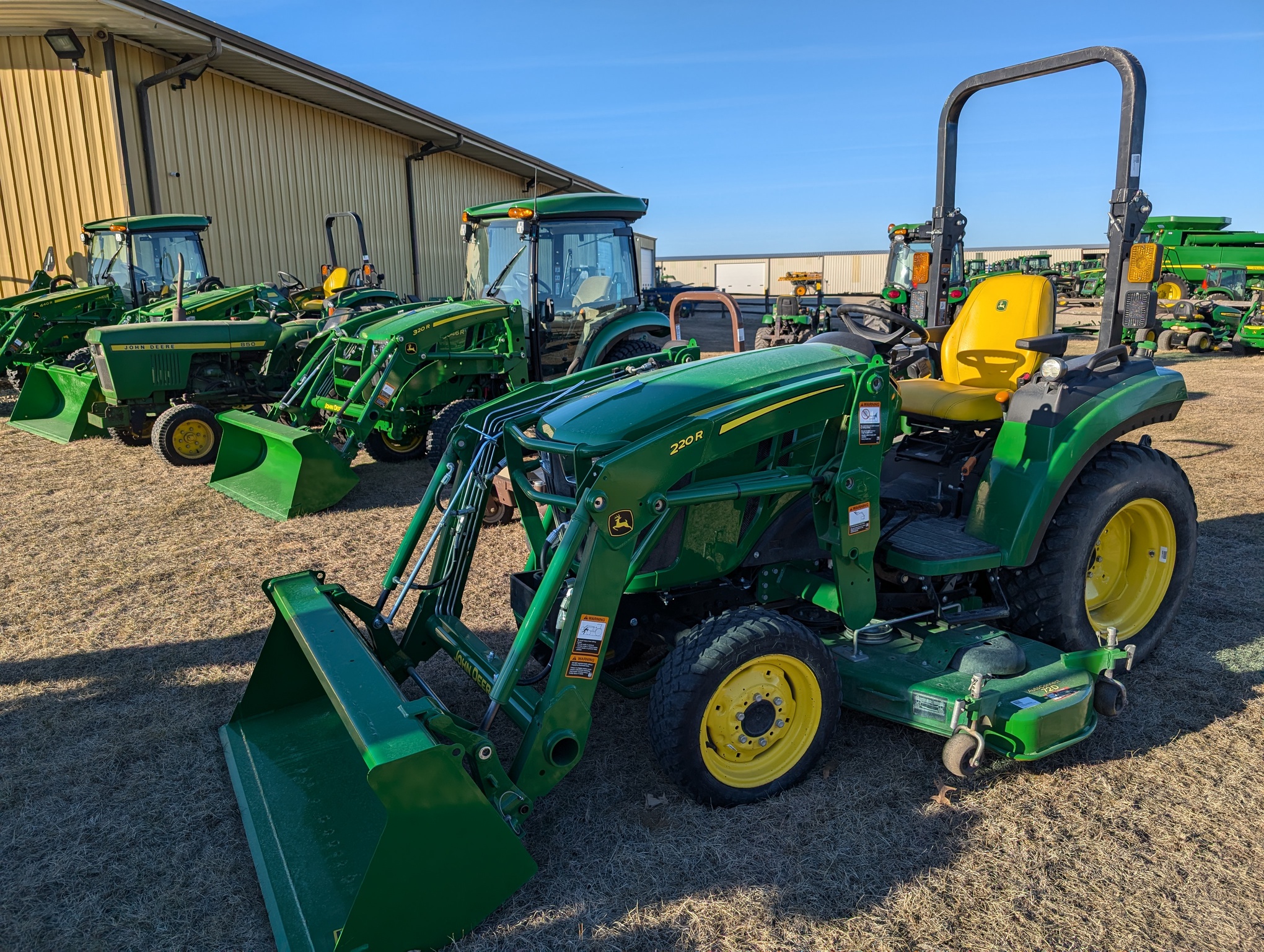  2023 John Deere 2032R at Heritage Tractor in Lacon, IL