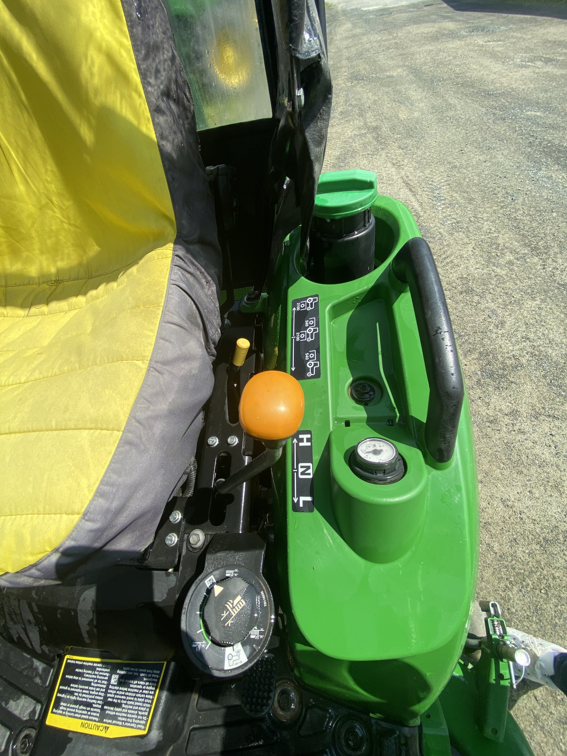 2022 John Deere 1023E Image 23