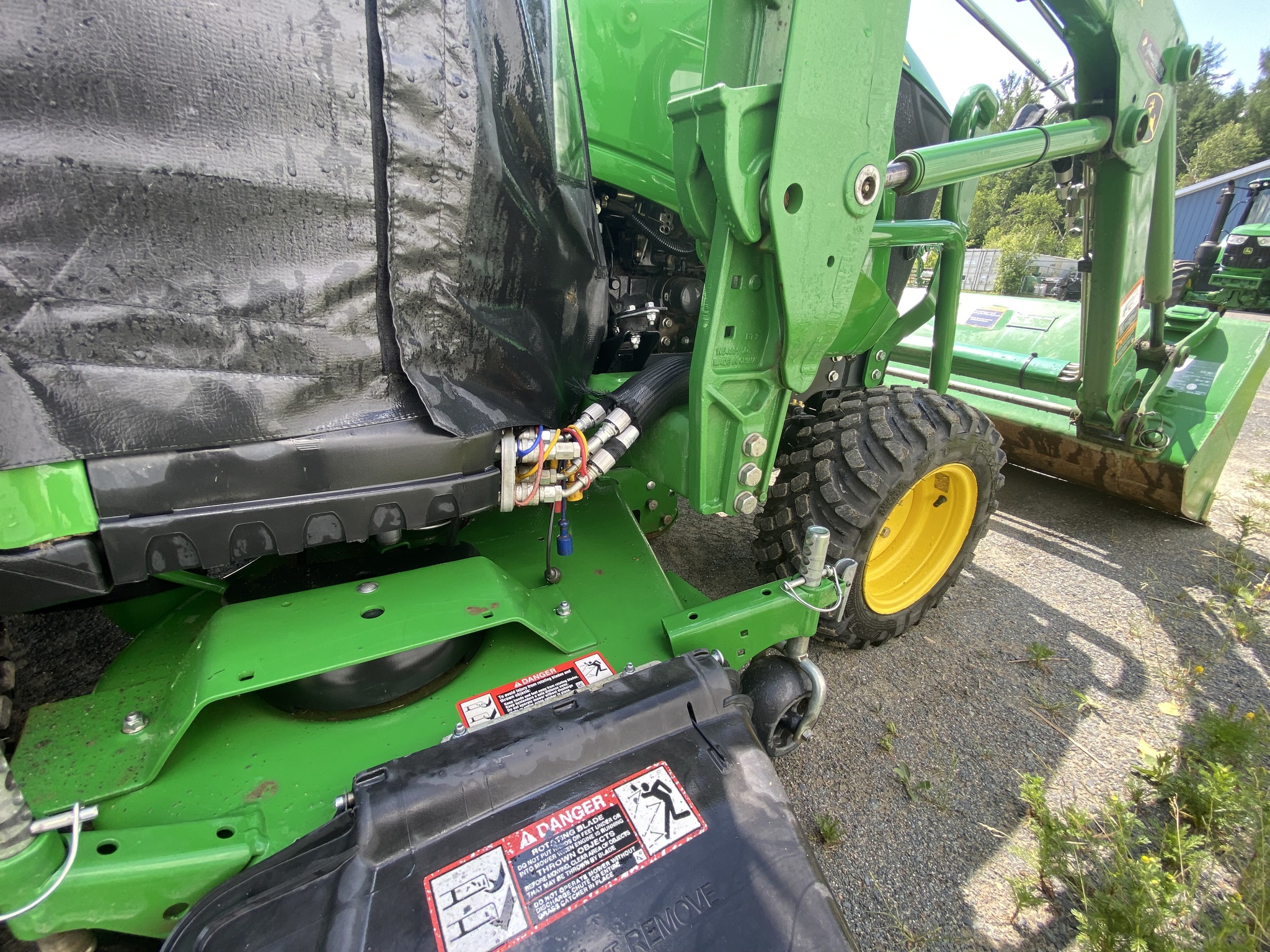 2022 John Deere 1023E Image 28