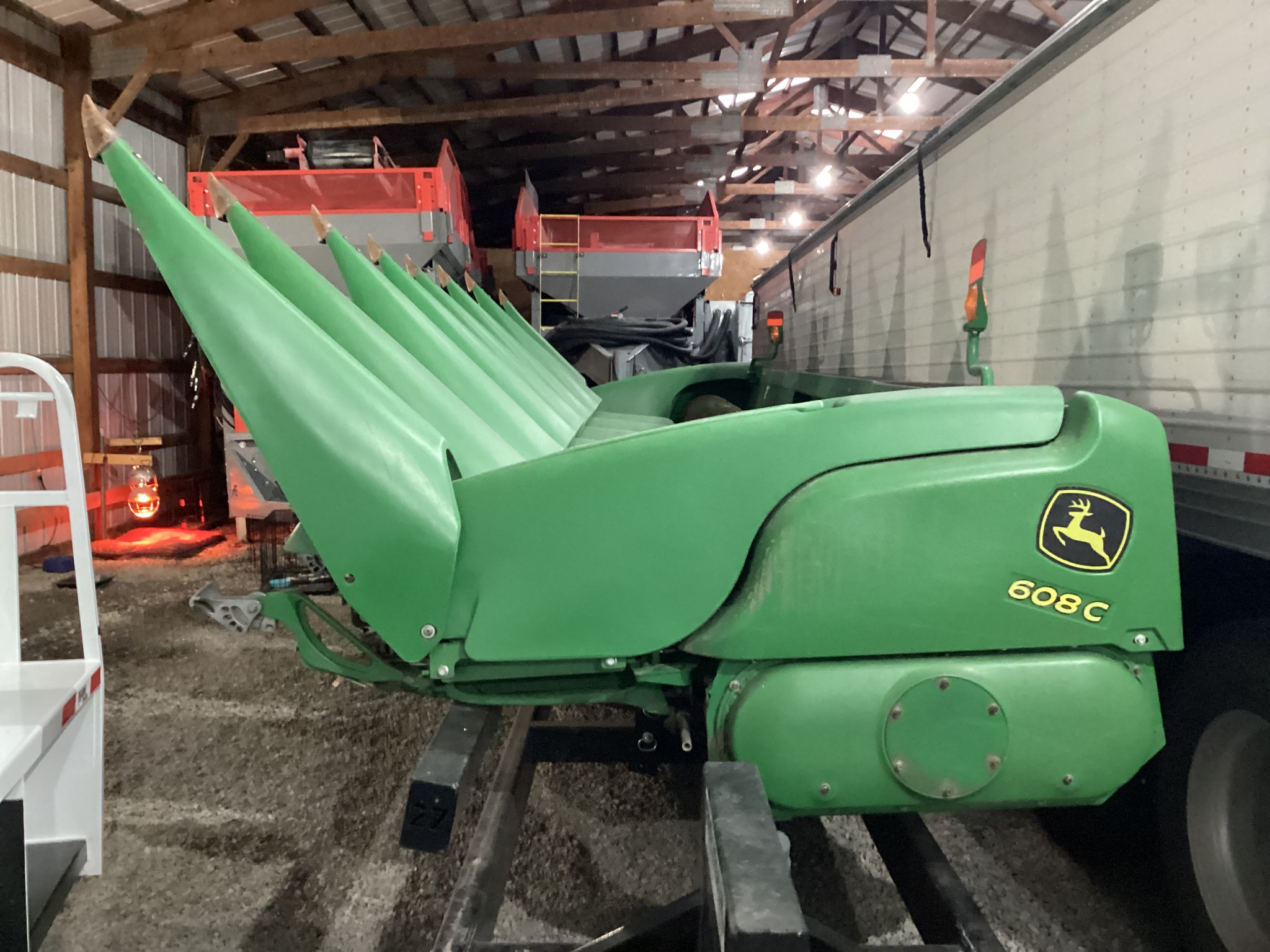 2011 John Deere 608C Image 1
