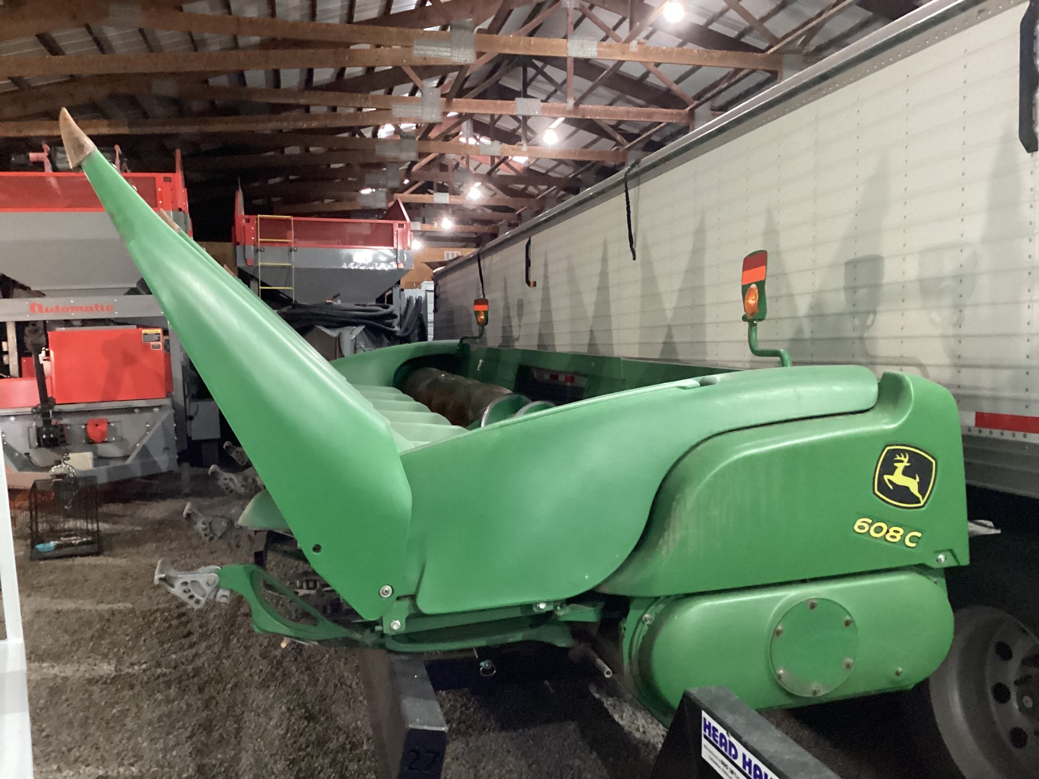 2011 John Deere 608C Image 25