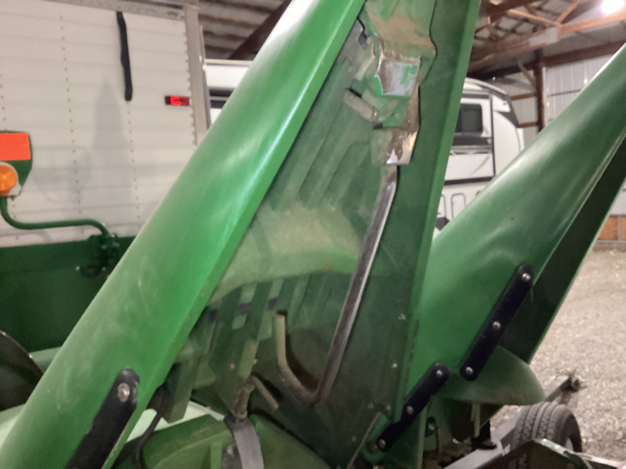 2011 John Deere 608C Image 11