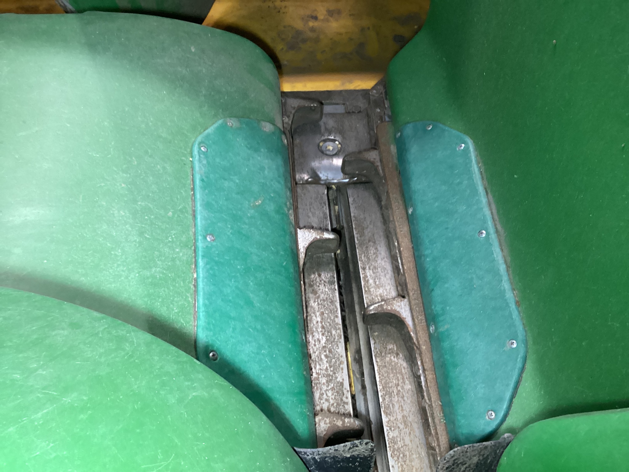 2011 John Deere 608C Image 3