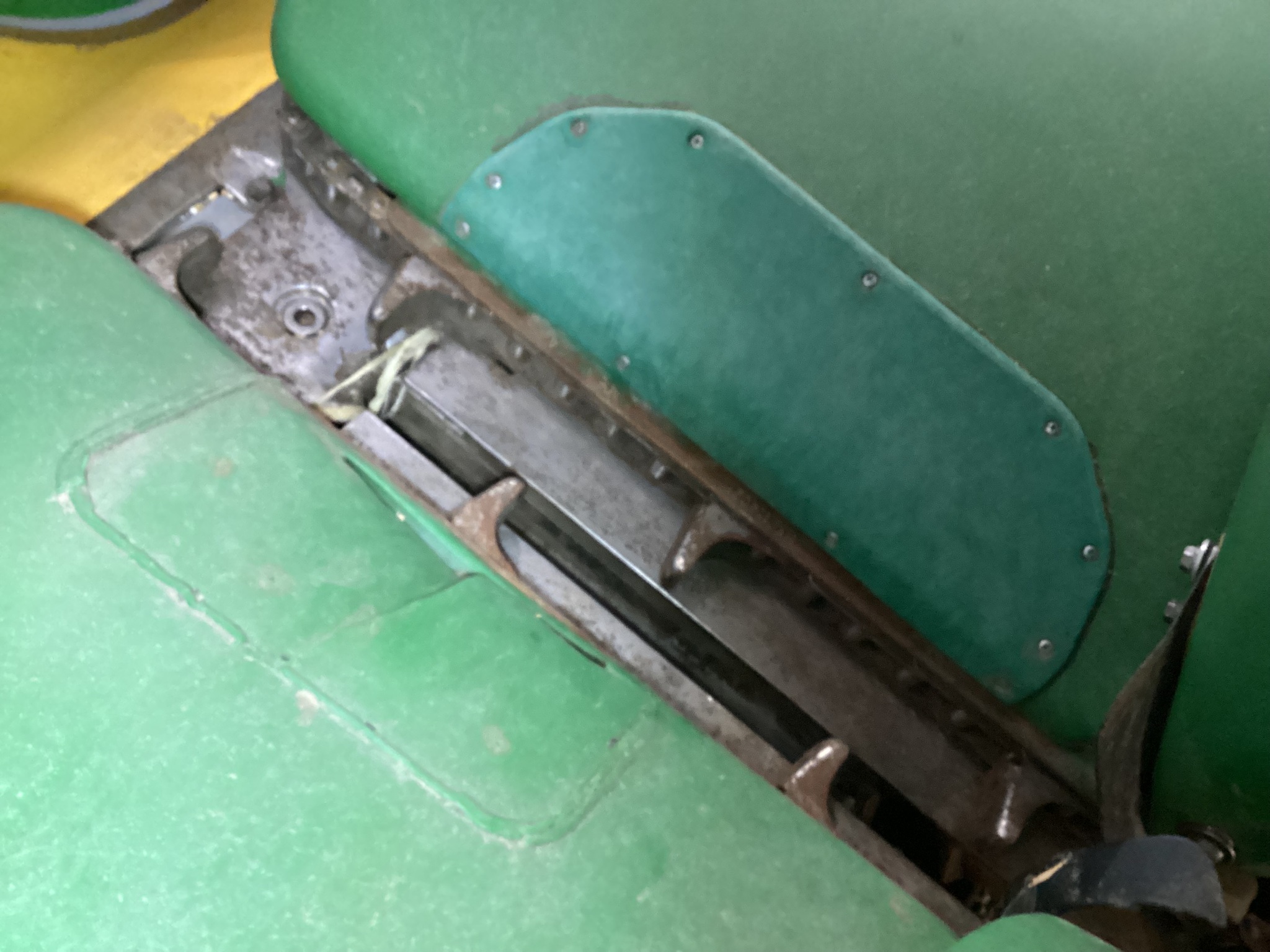 2011 John Deere 608C Image 9