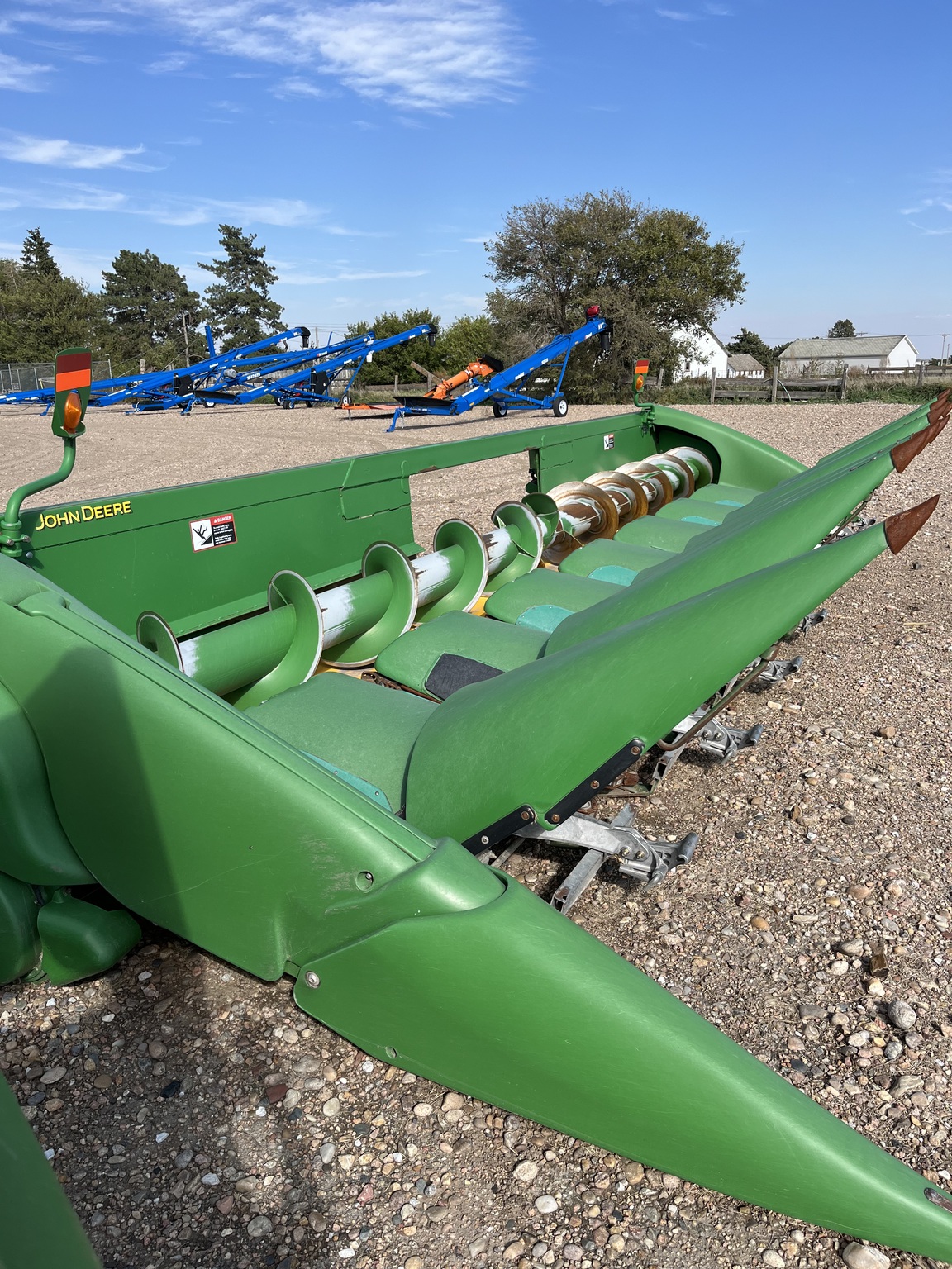 2011 John Deere 608C Image 4