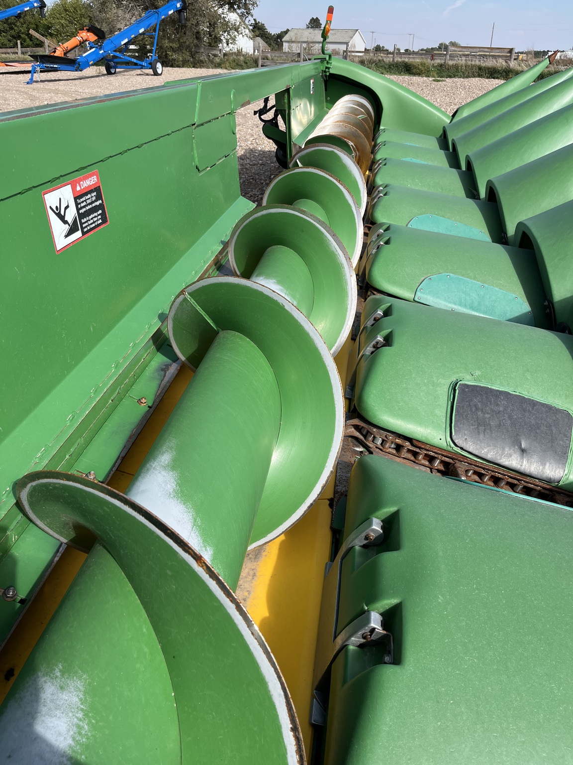 2011 John Deere 608C Image 5