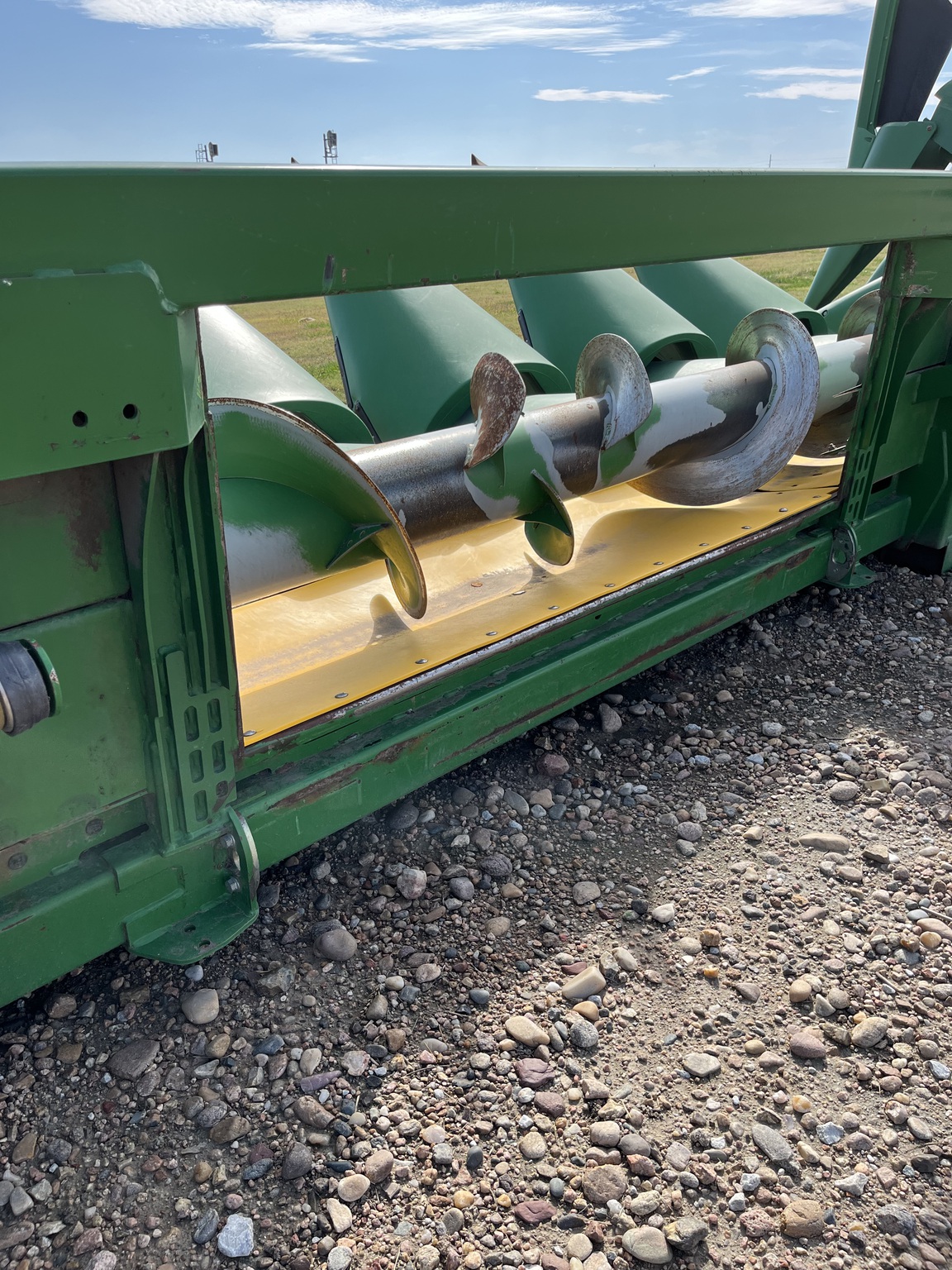 2011 John Deere 608C Image 11