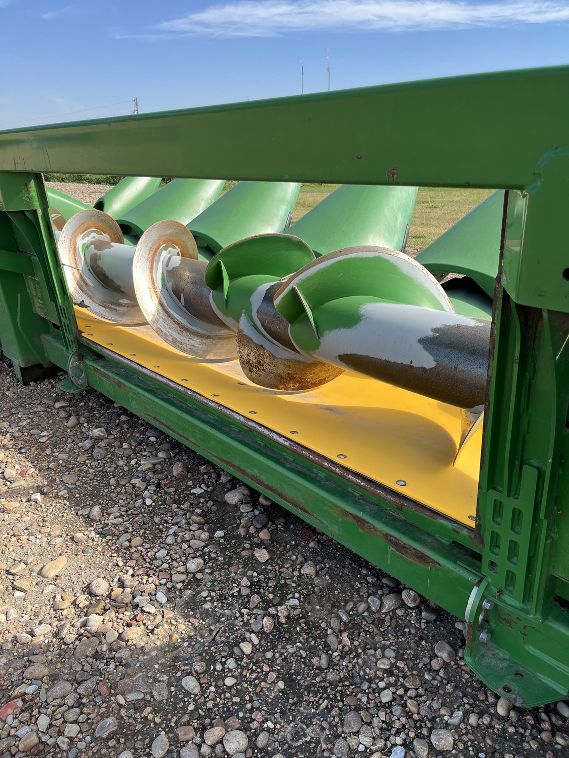 2011 John Deere 608C Image 12