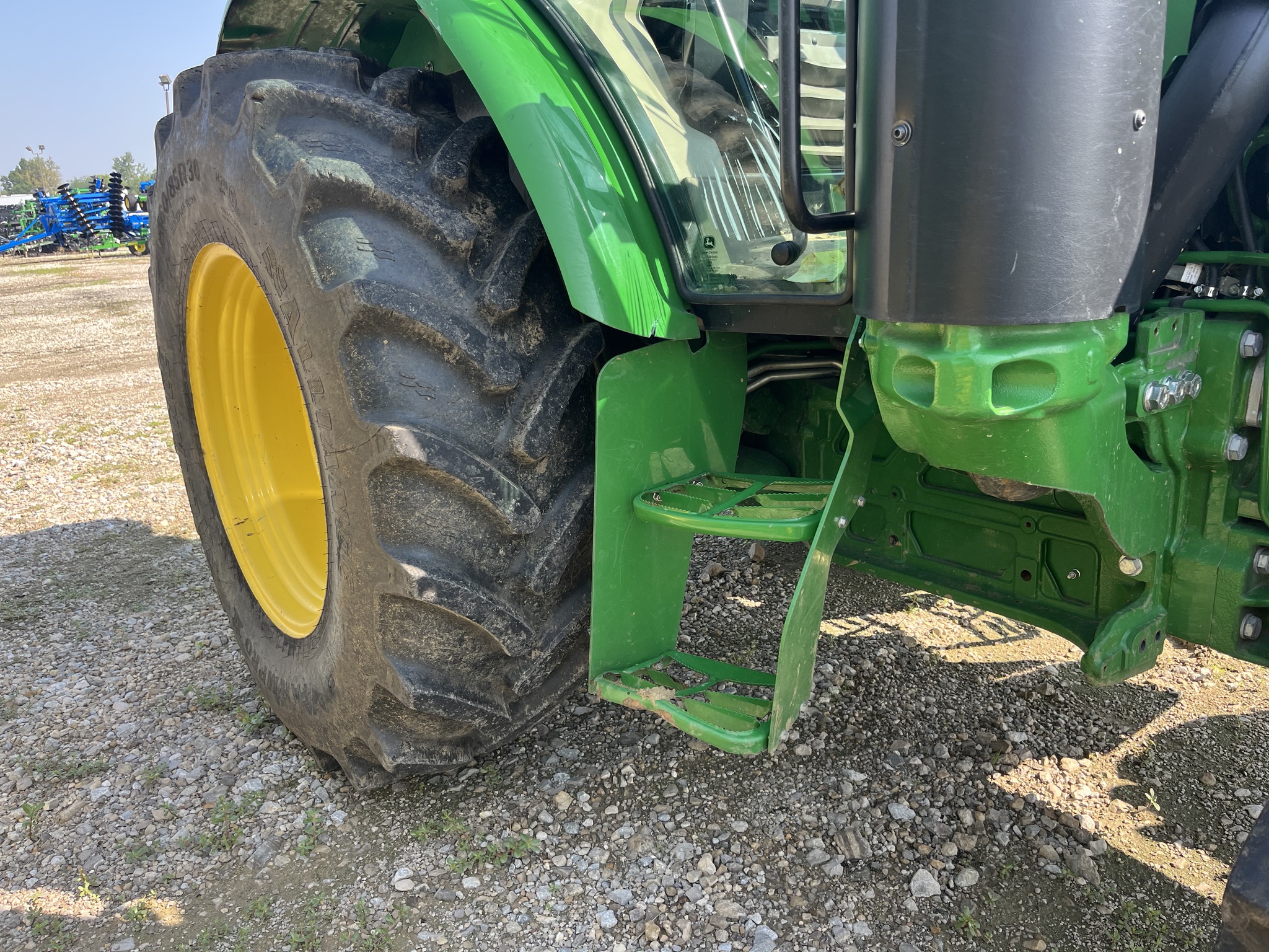 2022 John Deere 5100M Image 10