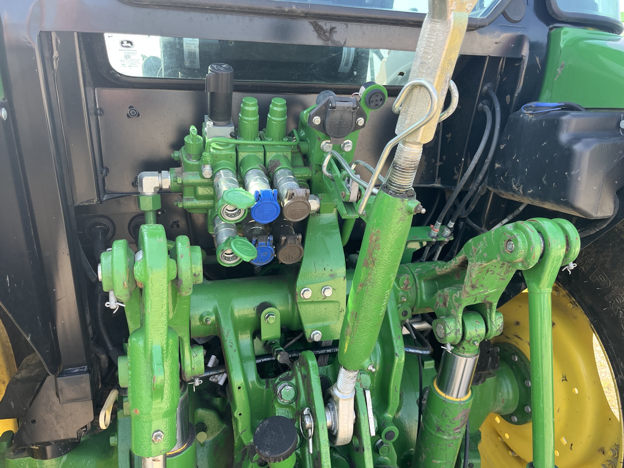 2022 John Deere 5100M Image 14
