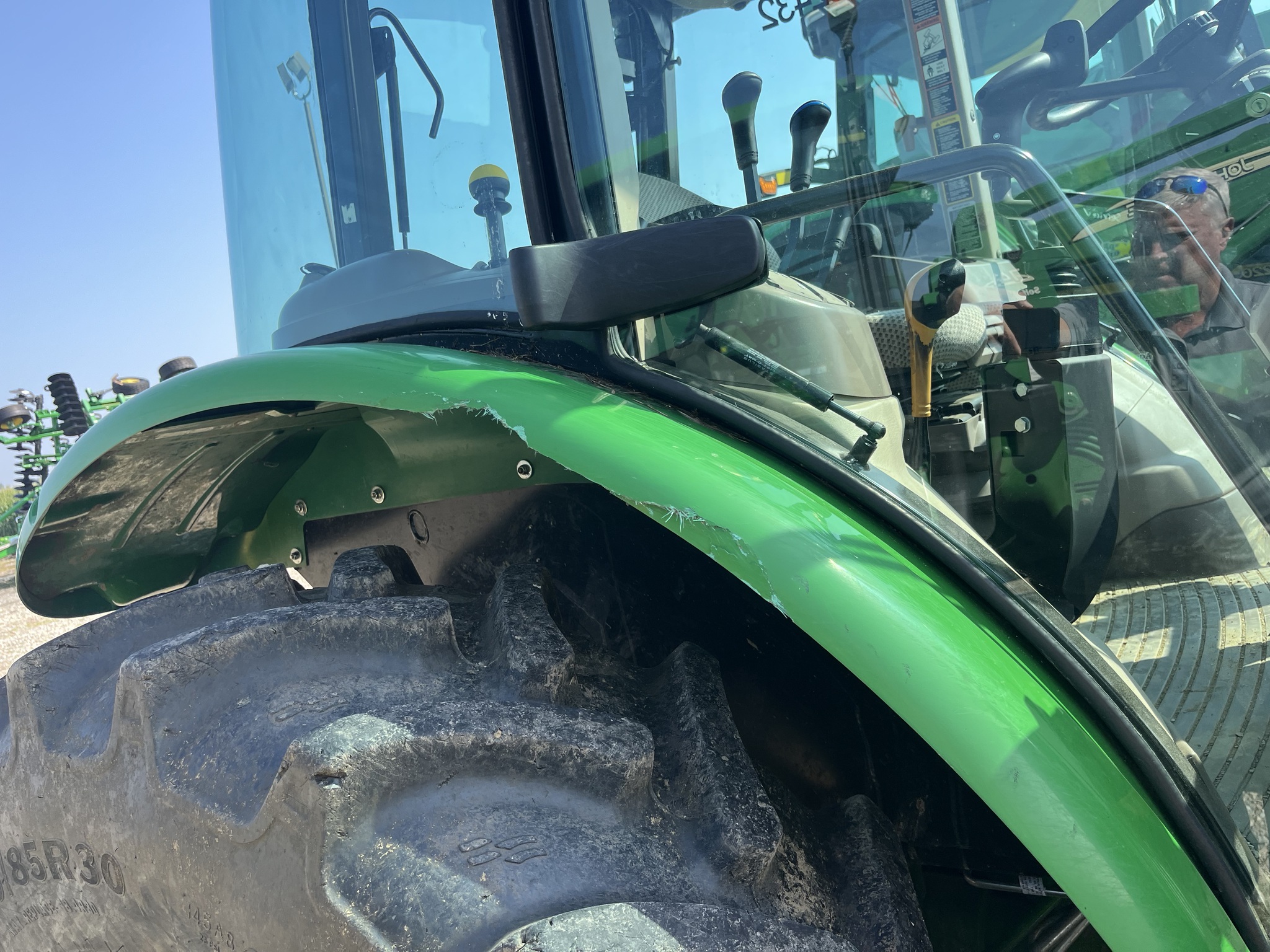 2022 John Deere 5100M Image 11