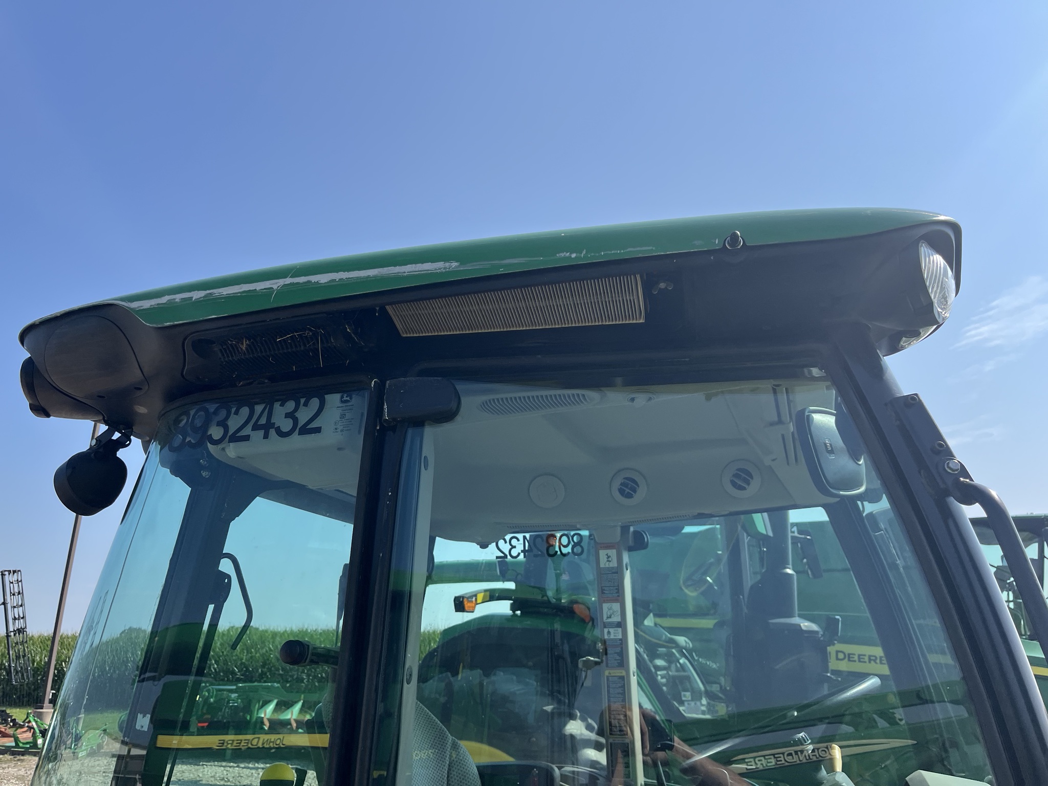 2022 John Deere 5100M Image 12