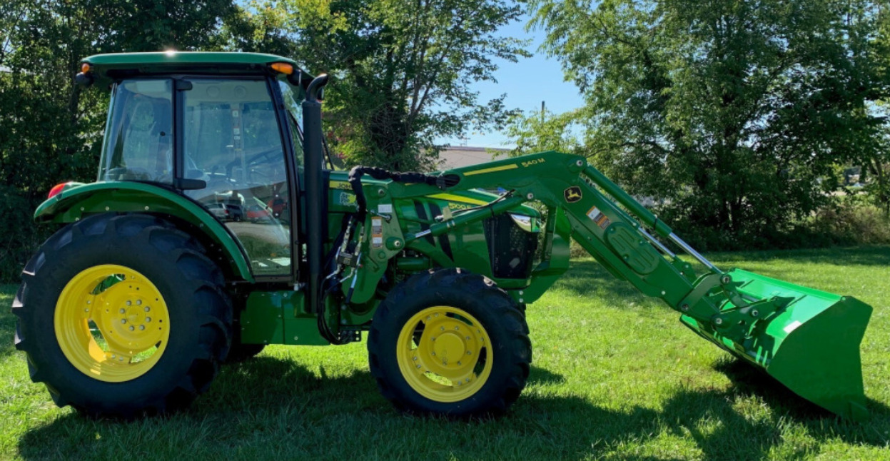 2025 John Deere 5100E Image 3