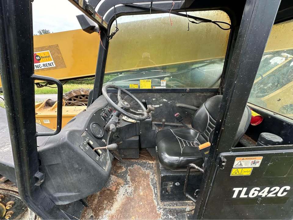 2012 Caterpillar TL642C Image 5