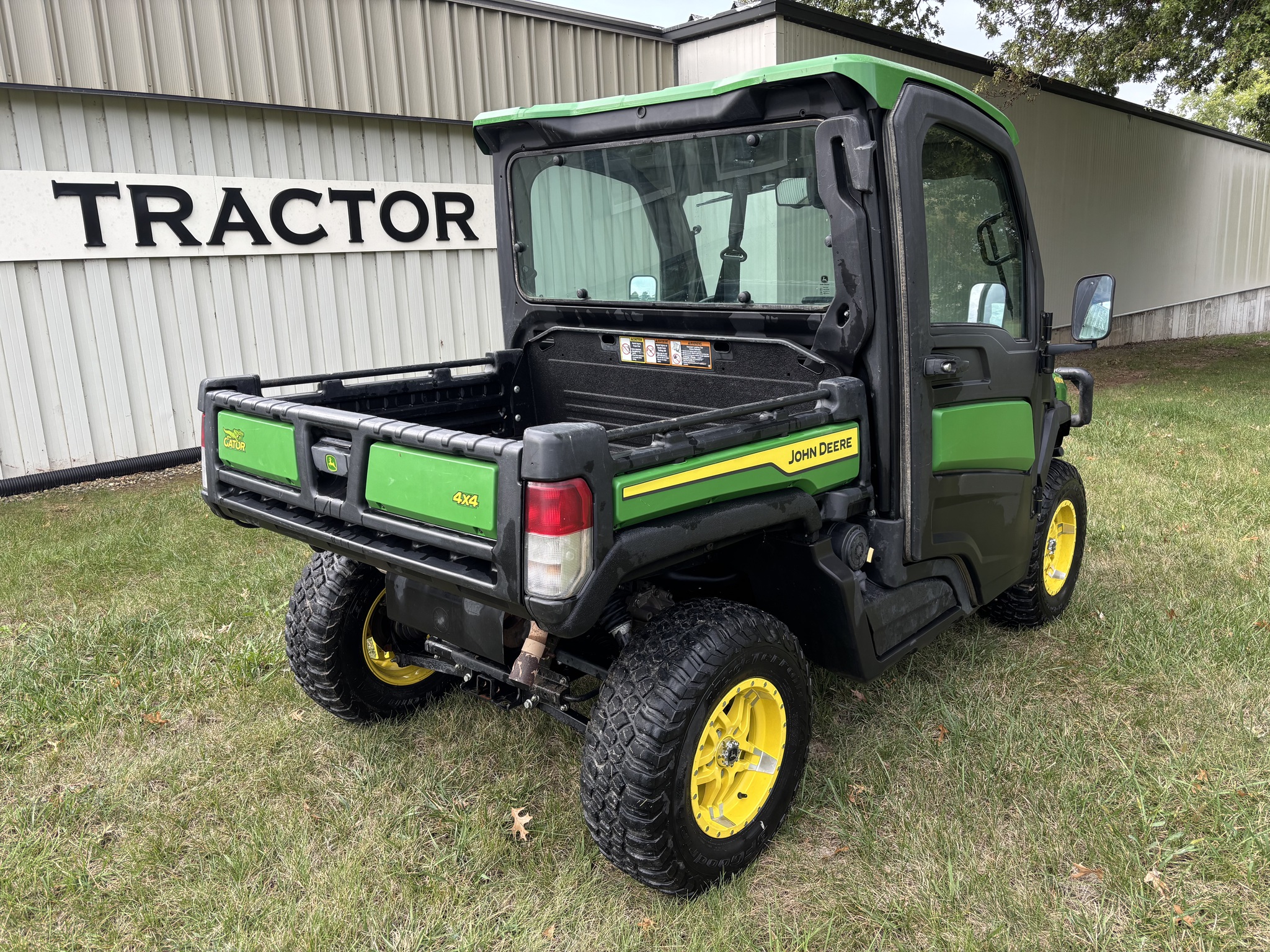 2022 John Deere XUV 835R at Heritage Tractor in Atchison, KS