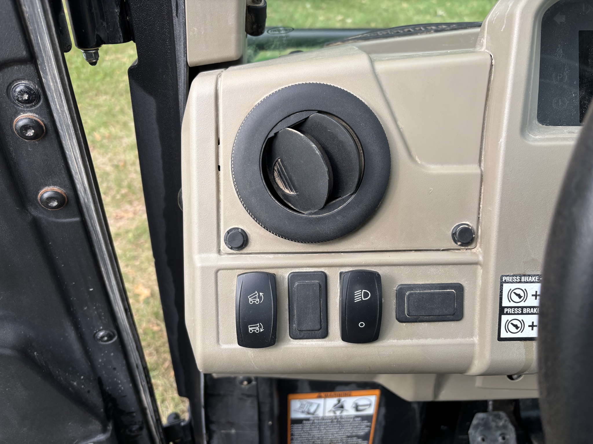  2022 John Deere XUV 835R at Heritage Tractor in Atchison, KS