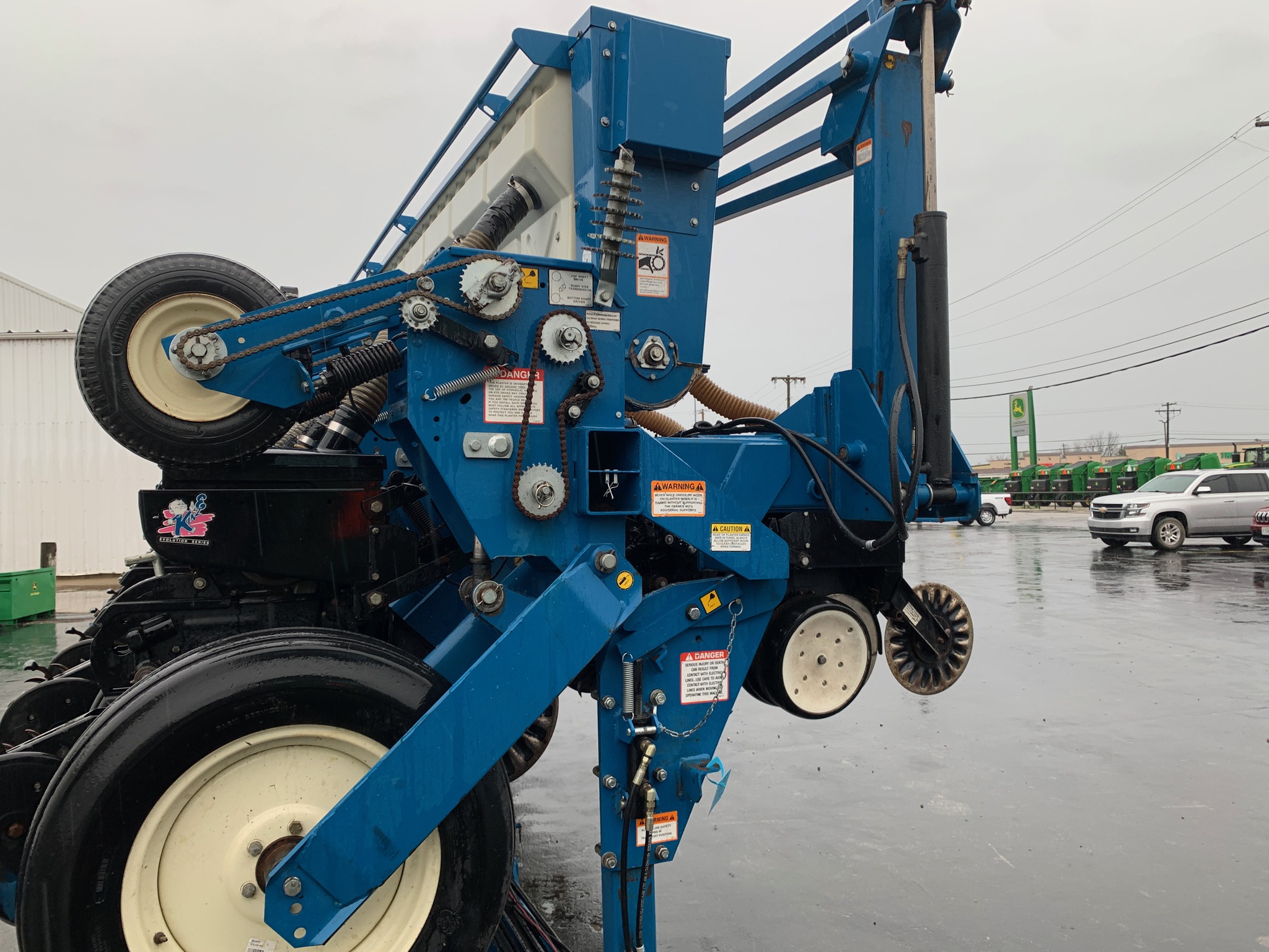  2005 Kinze 3650 at Heritage Tractor in Lamar, MO