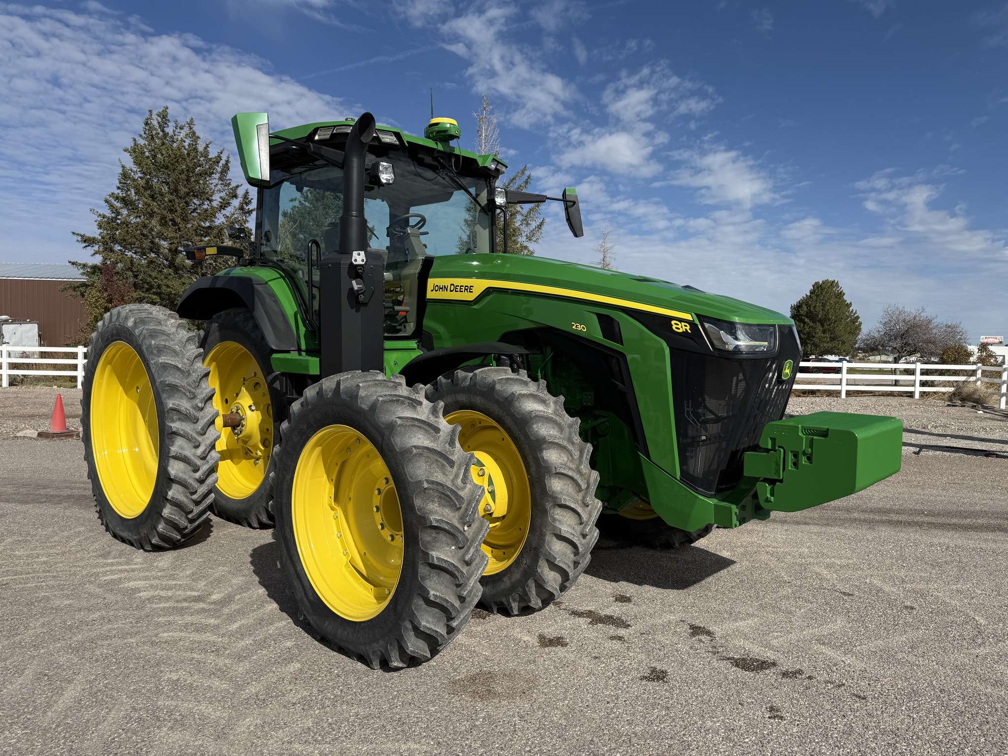 2023 John Deere 8R 230 Image 7