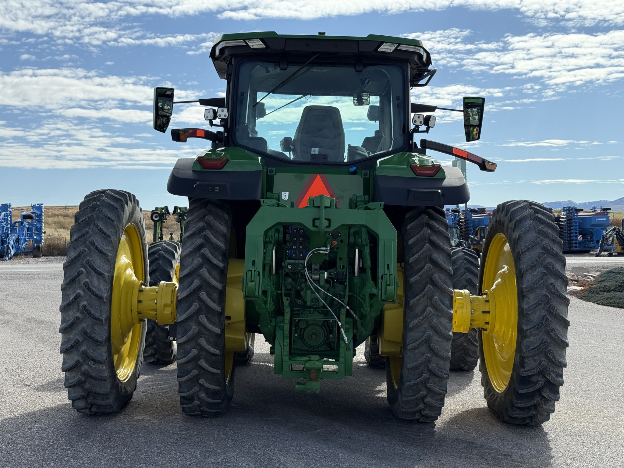 2023 John Deere 8R 230 Image 4