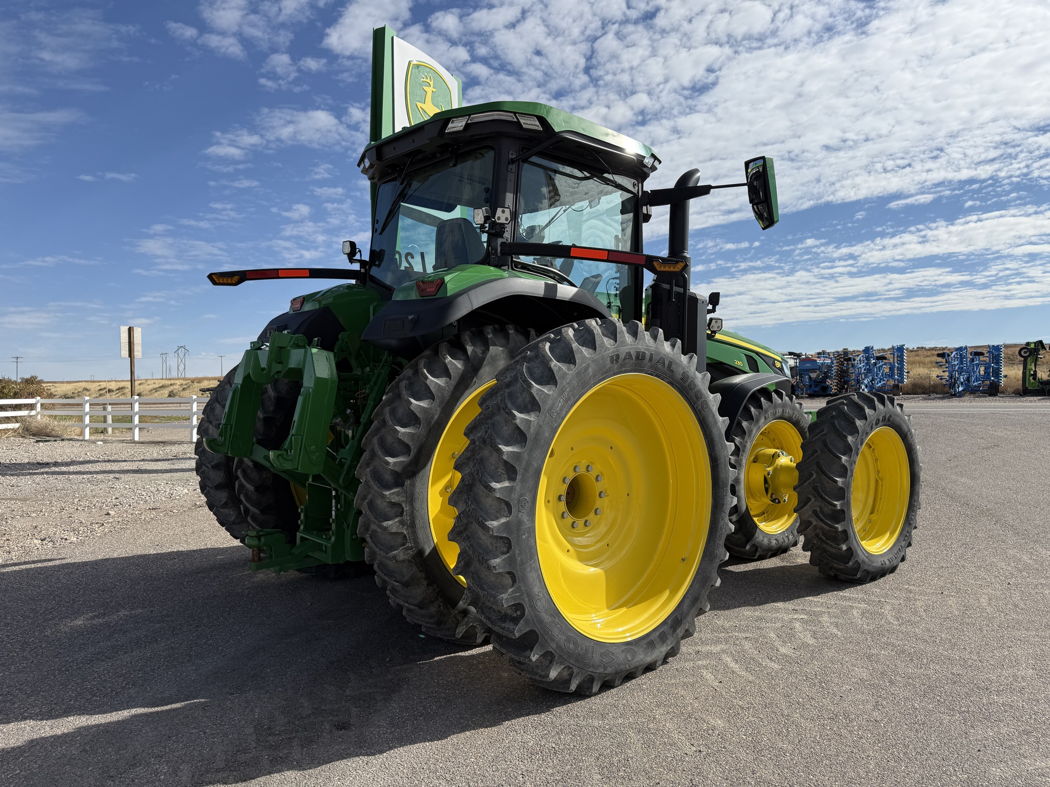 2023 John Deere 8R 230 Image 5