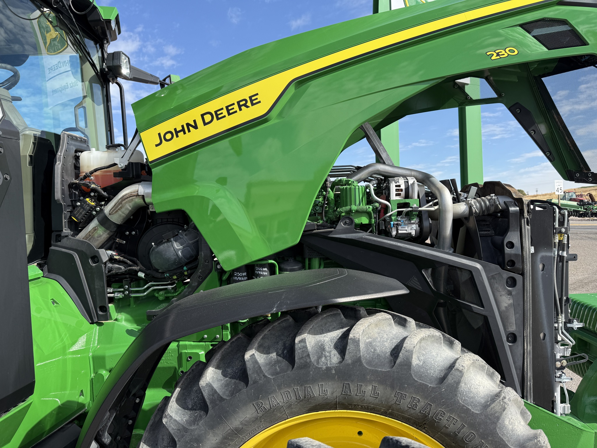 2023 John Deere 8R 230 Image 24