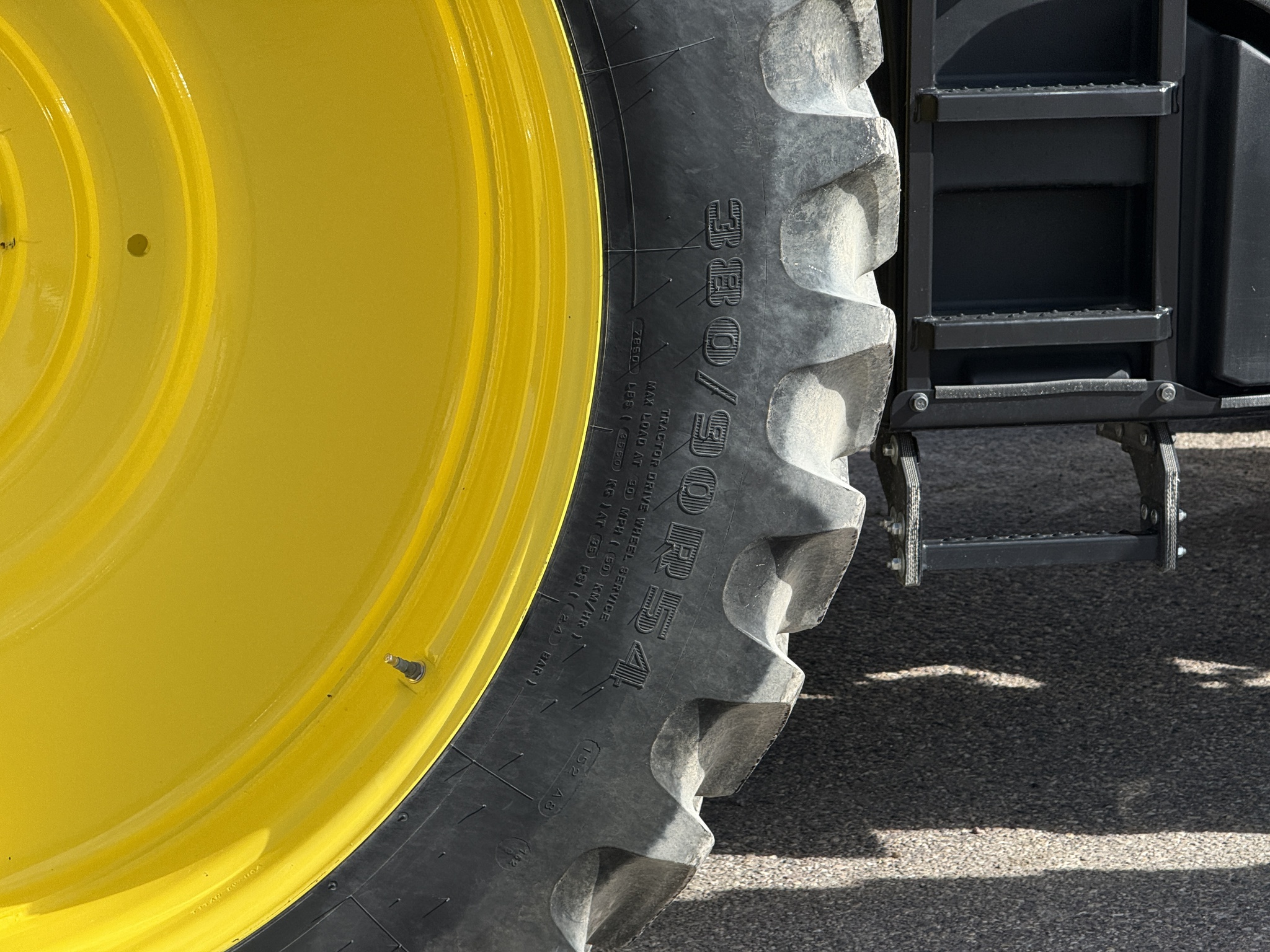 2023 John Deere 8R 230 Image 36