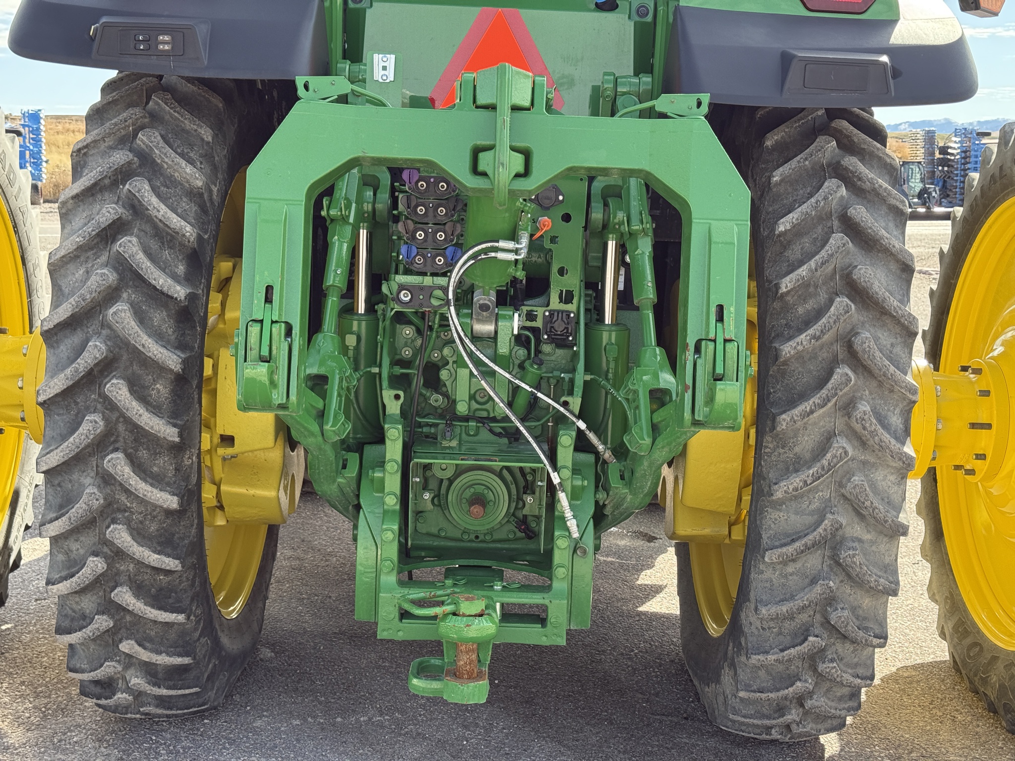 2023 John Deere 8R 230 Image 27