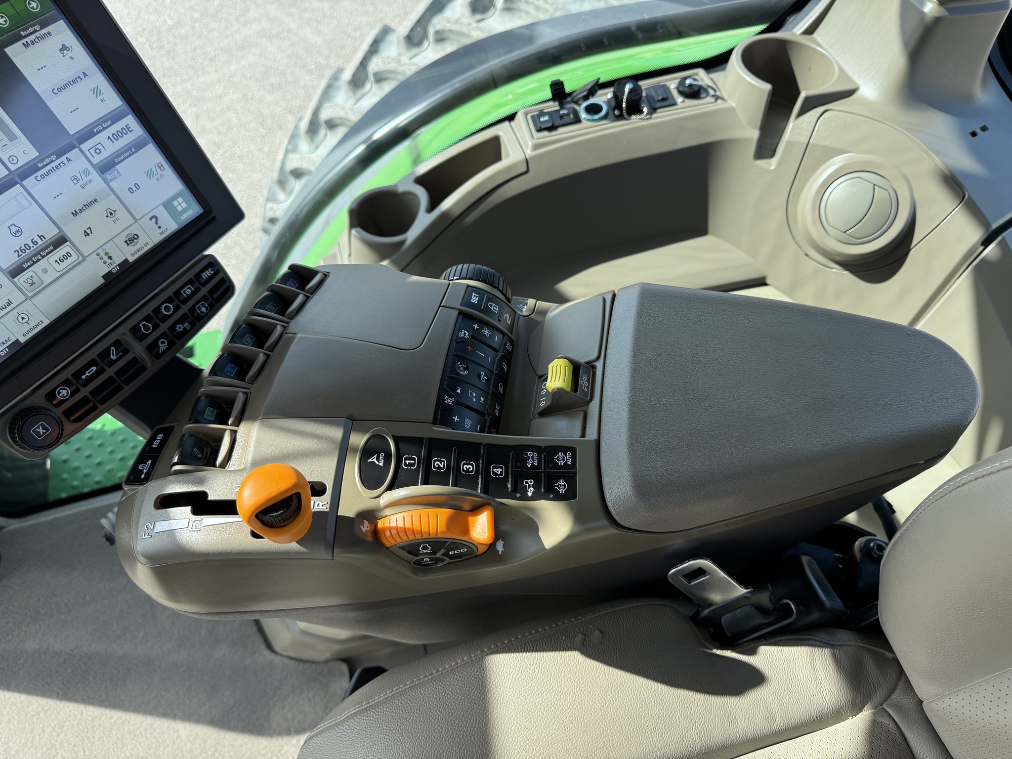 2023 John Deere 8R 230 Image 13