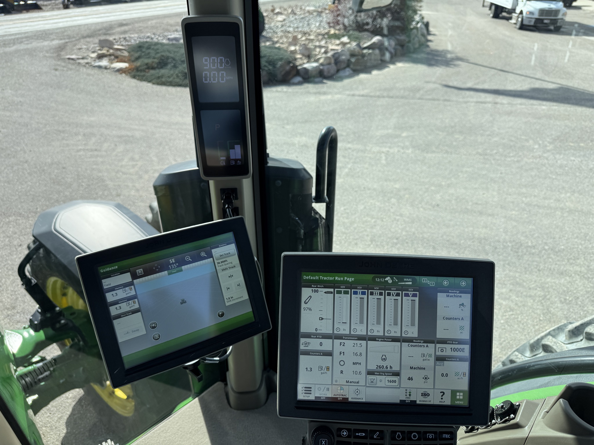 2023 John Deere 8R 230 Image 14