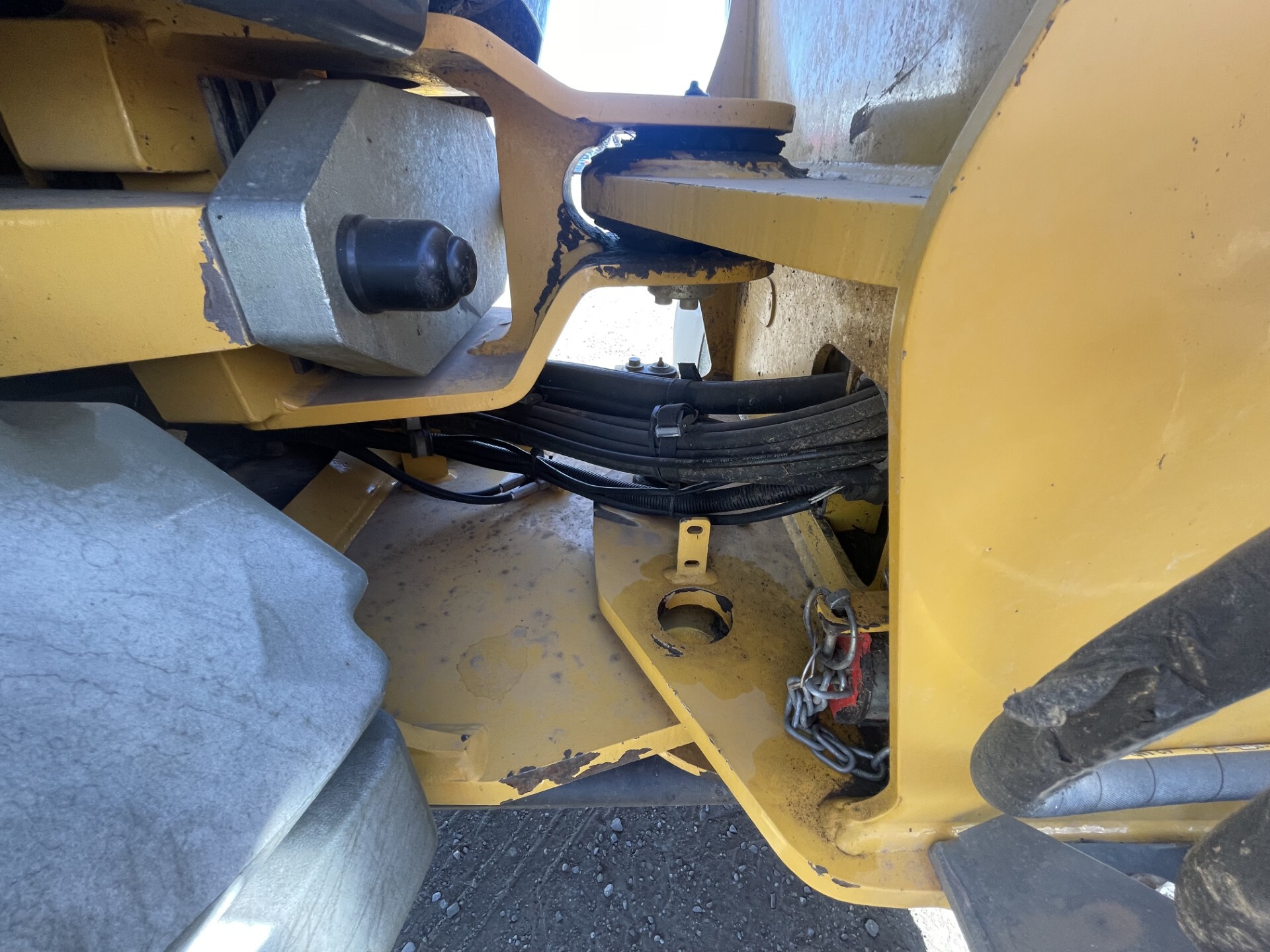 2016 John Deere 244K Image 11