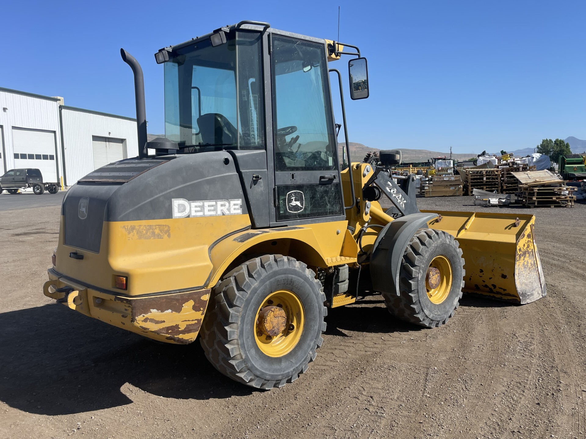 2016 John Deere 244K Image 5