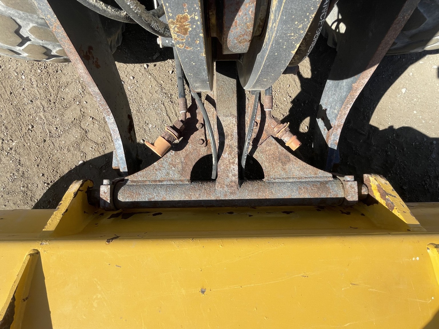 2016 John Deere 244K Image 16