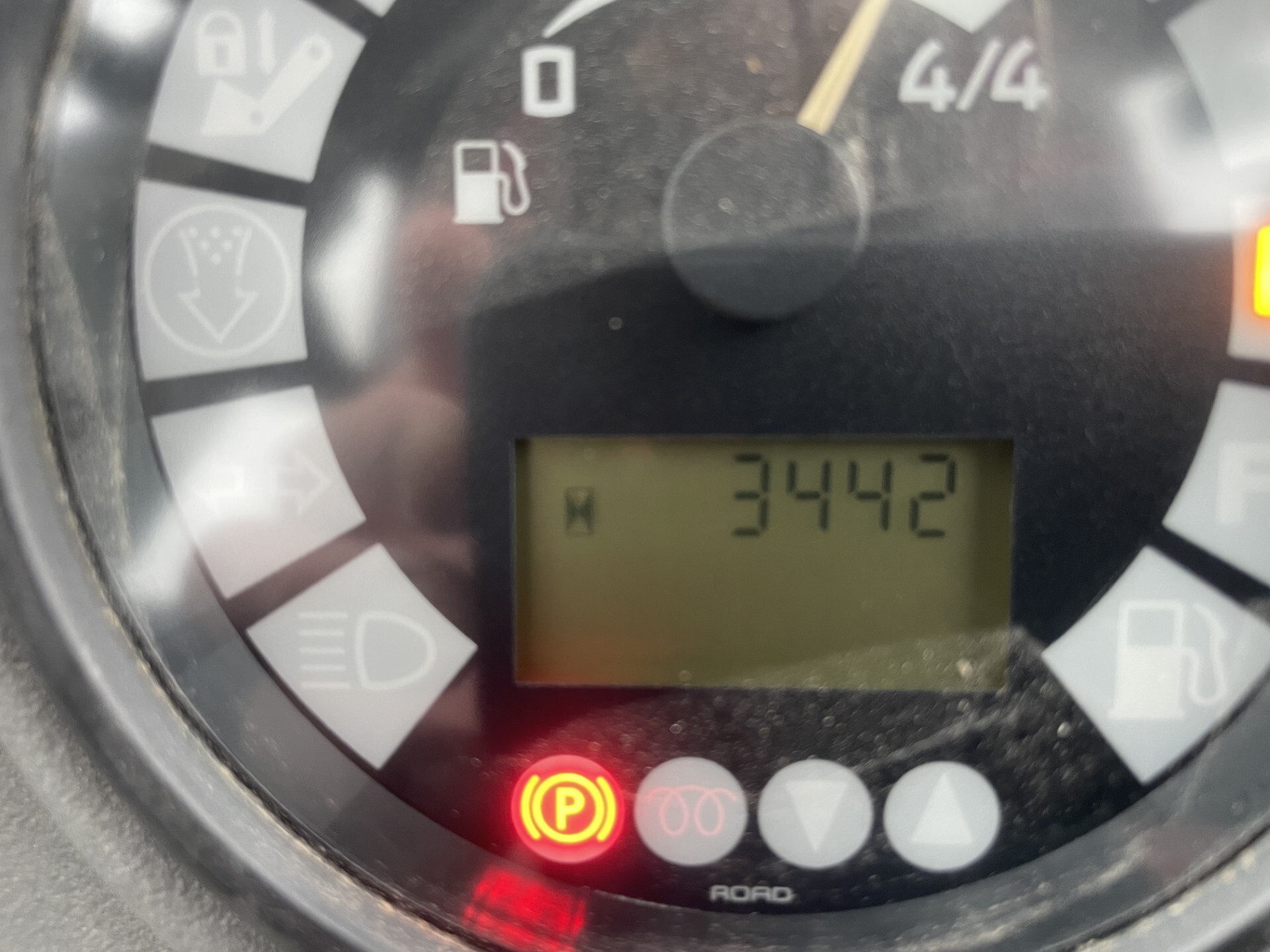 2016 John Deere 244K Image 23