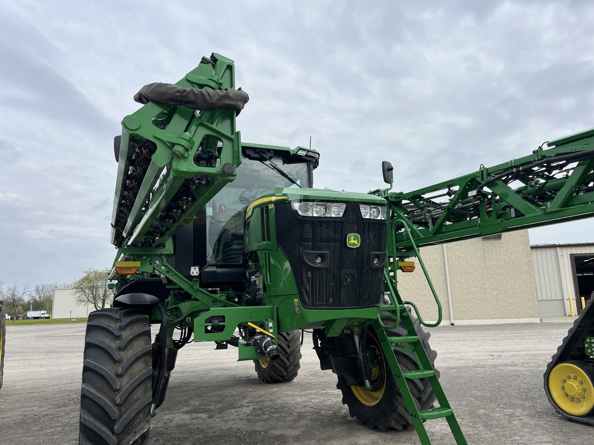 2023 John Deere 410R Image 3
